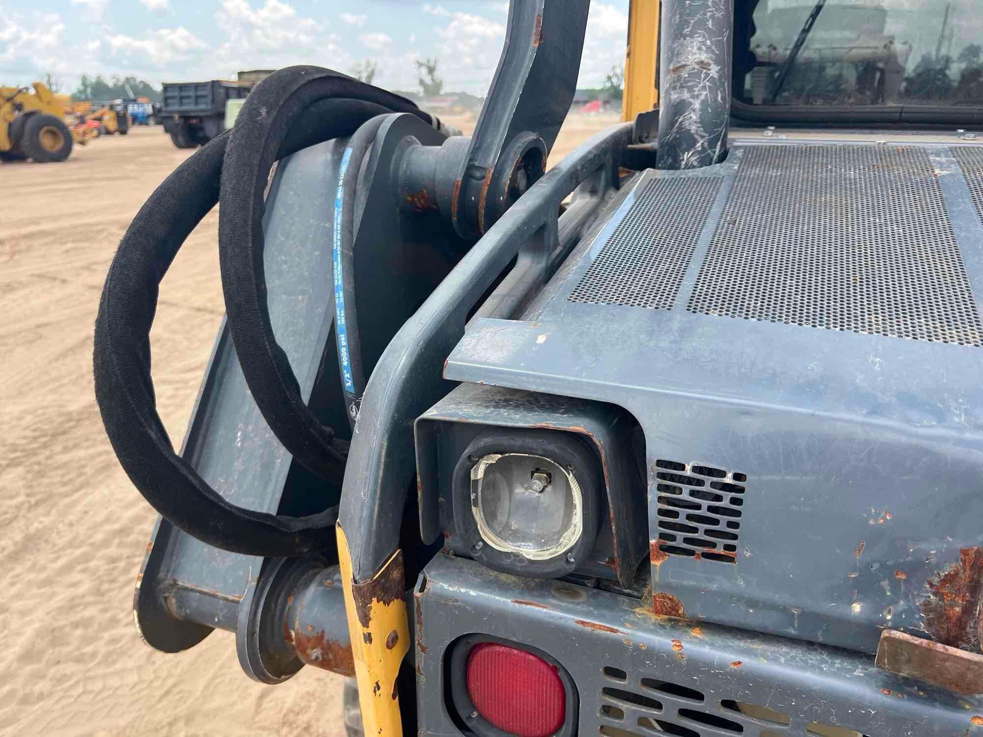 2015 John Deere 323E