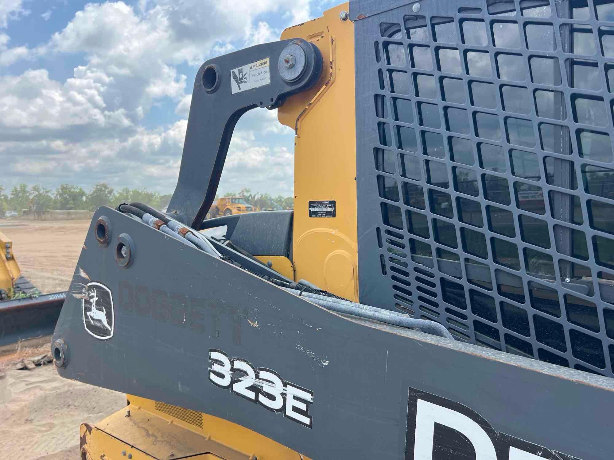2015 John Deere 323E