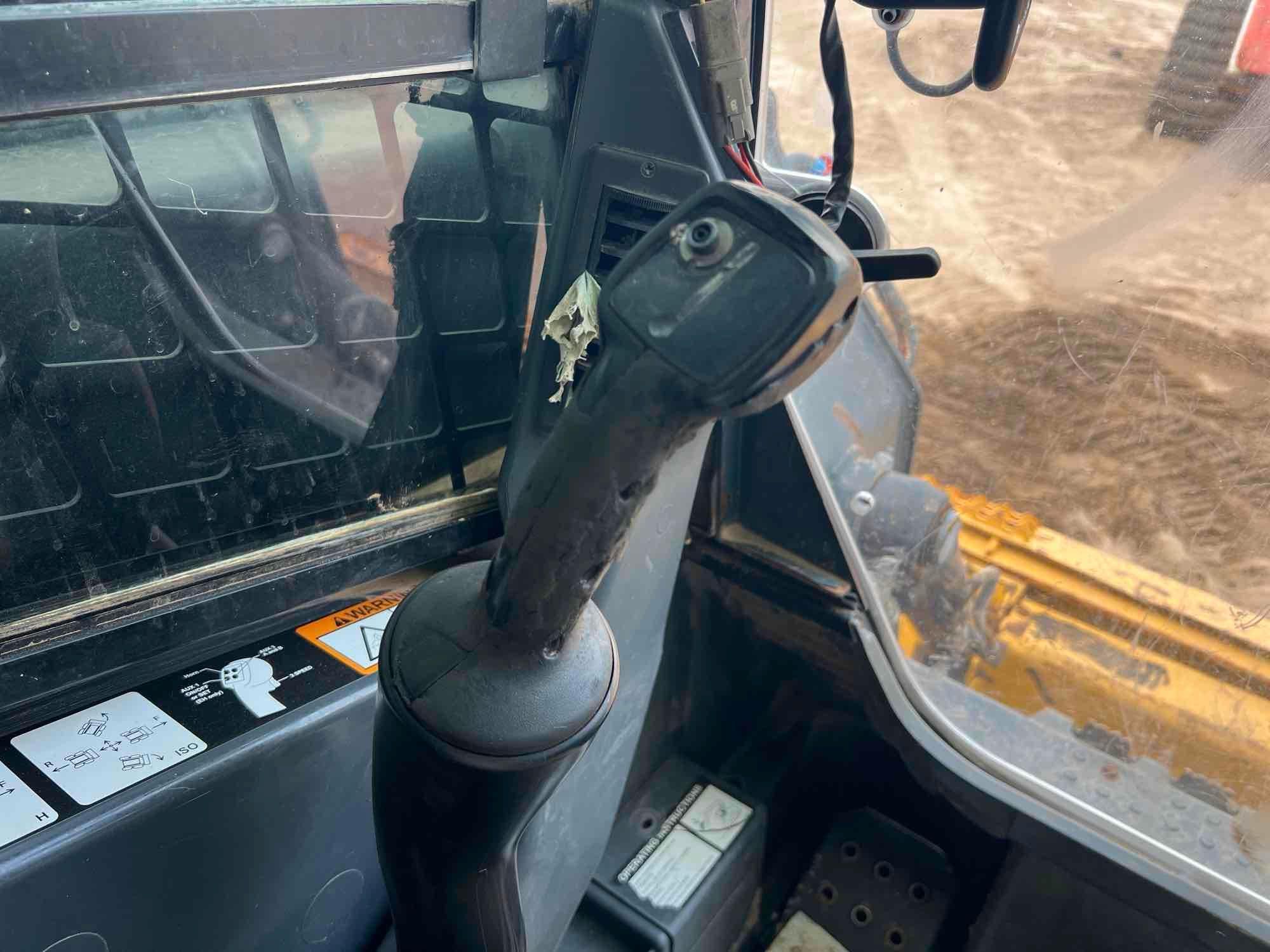 2015 John Deere 323E