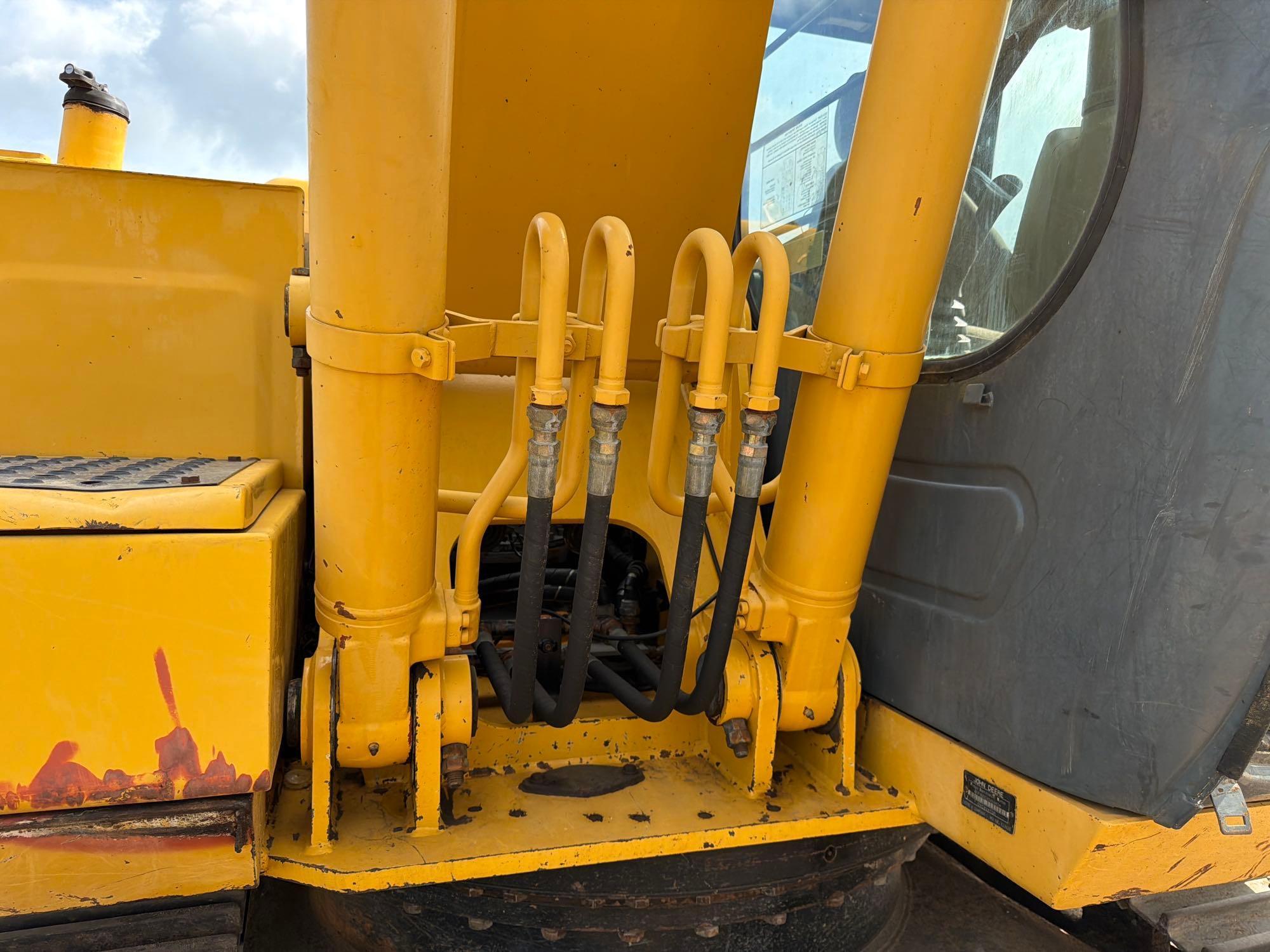 2006 John Deere 160C LC