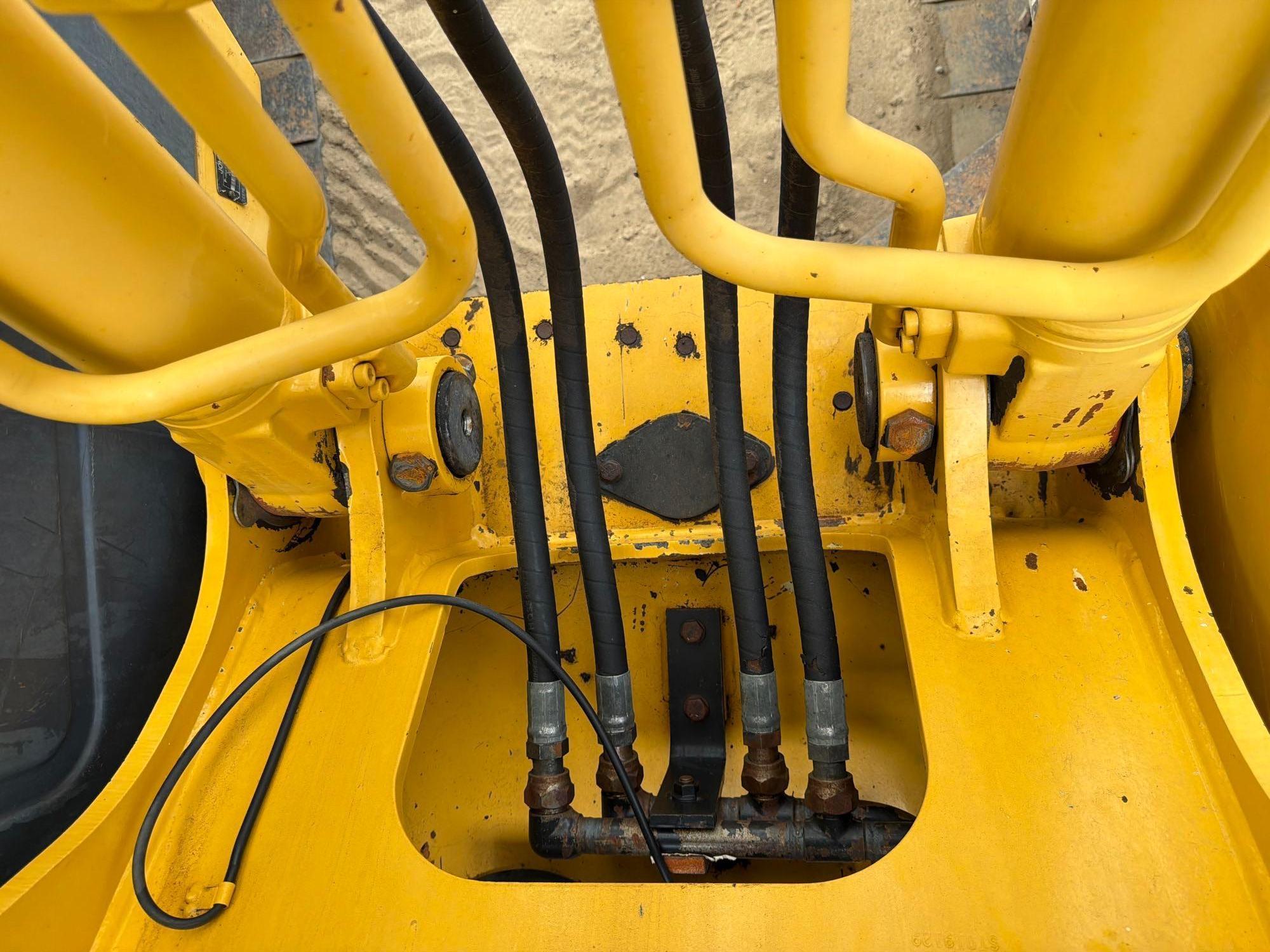 2006 John Deere 160C LC