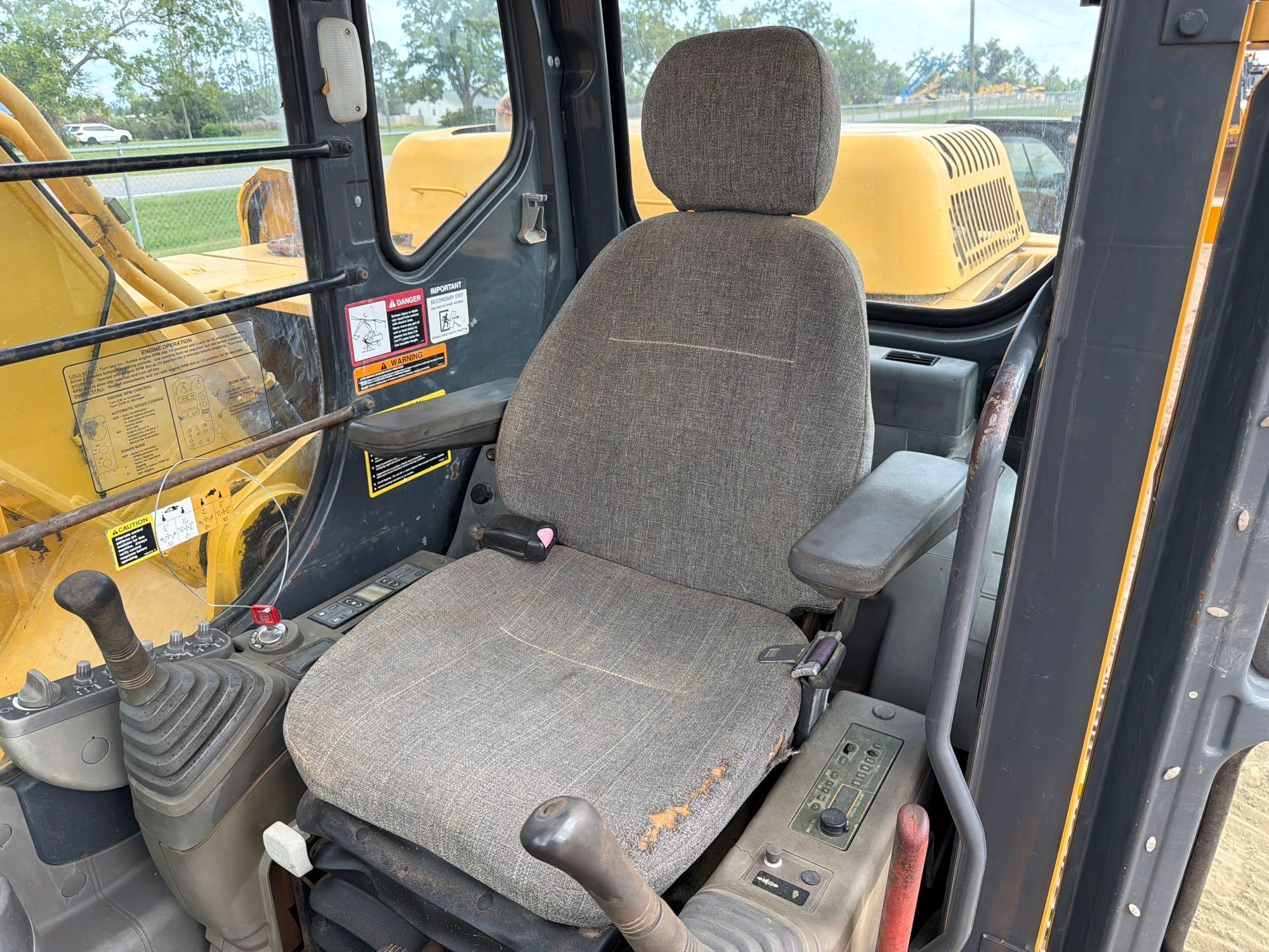 2006 John Deere 160C LC