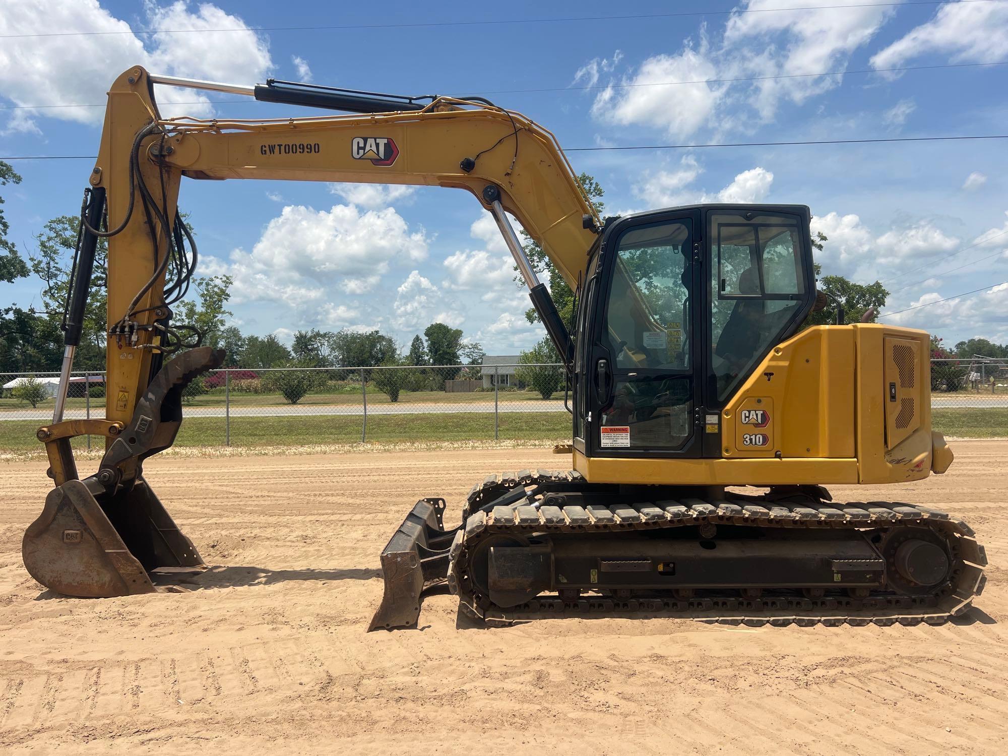Photo of a  Caterpillar 310