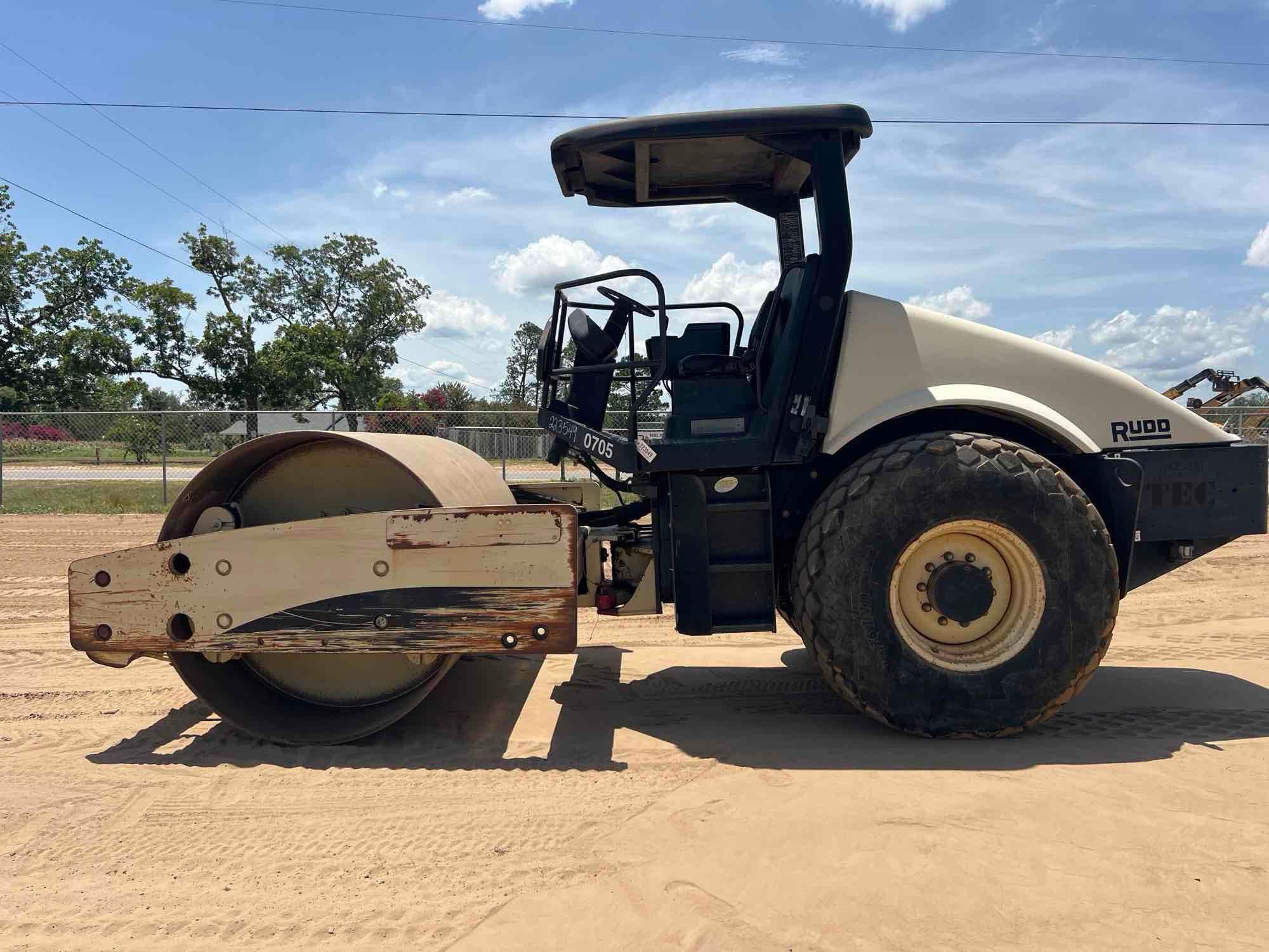Photo of a 2006 Ingersoll Rand SD100D 
