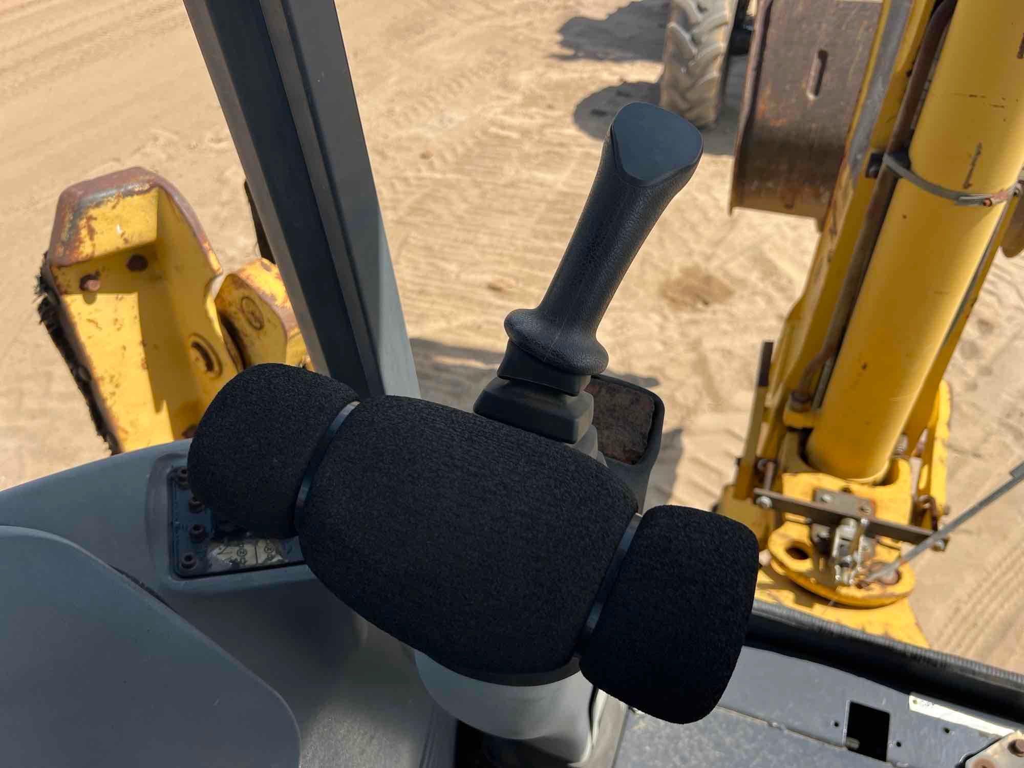 2007 Komatsu WB146-5