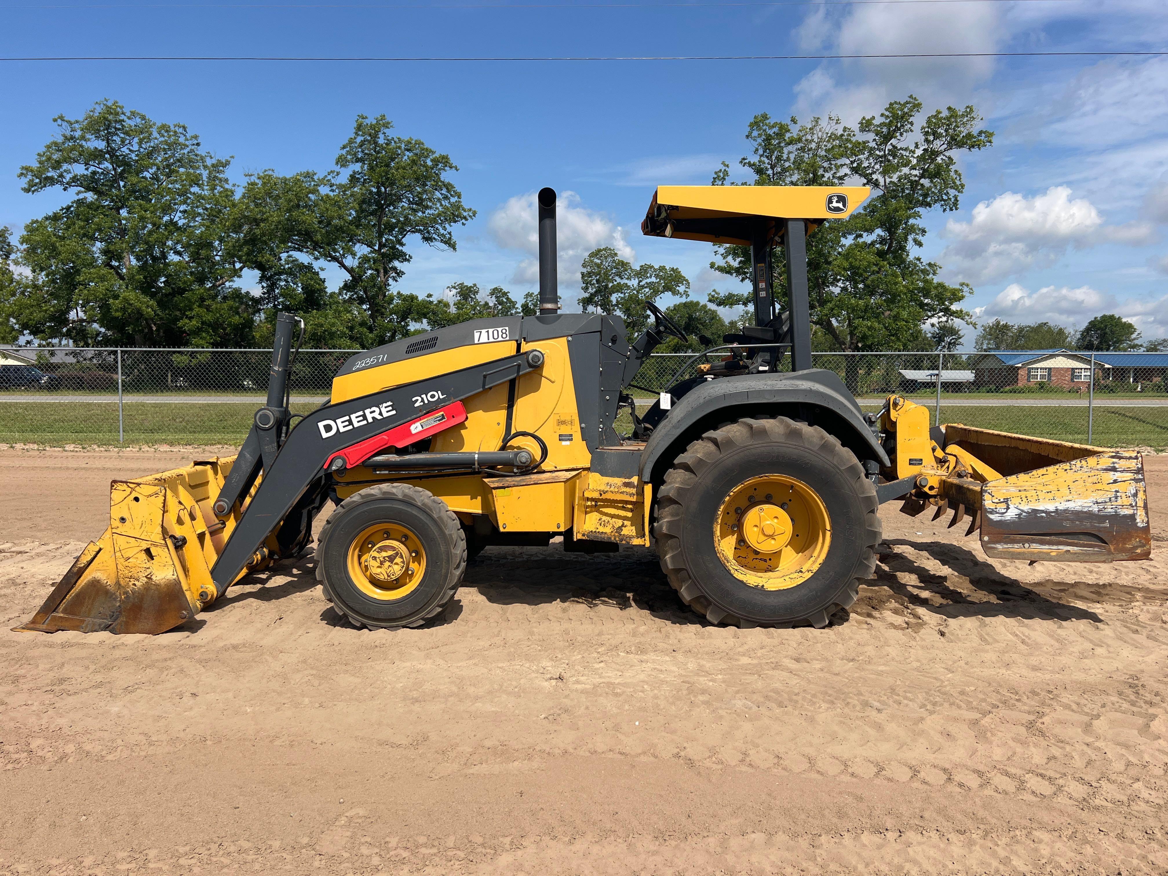  John Deere 210