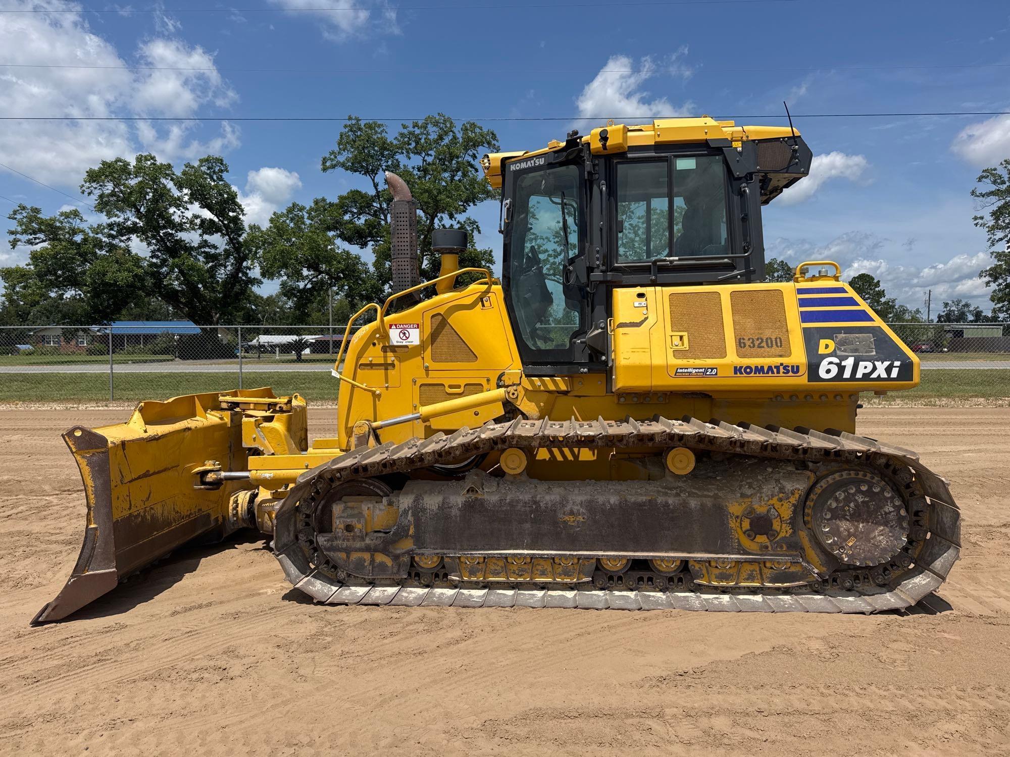 Photo of a  Komatsu D61PX