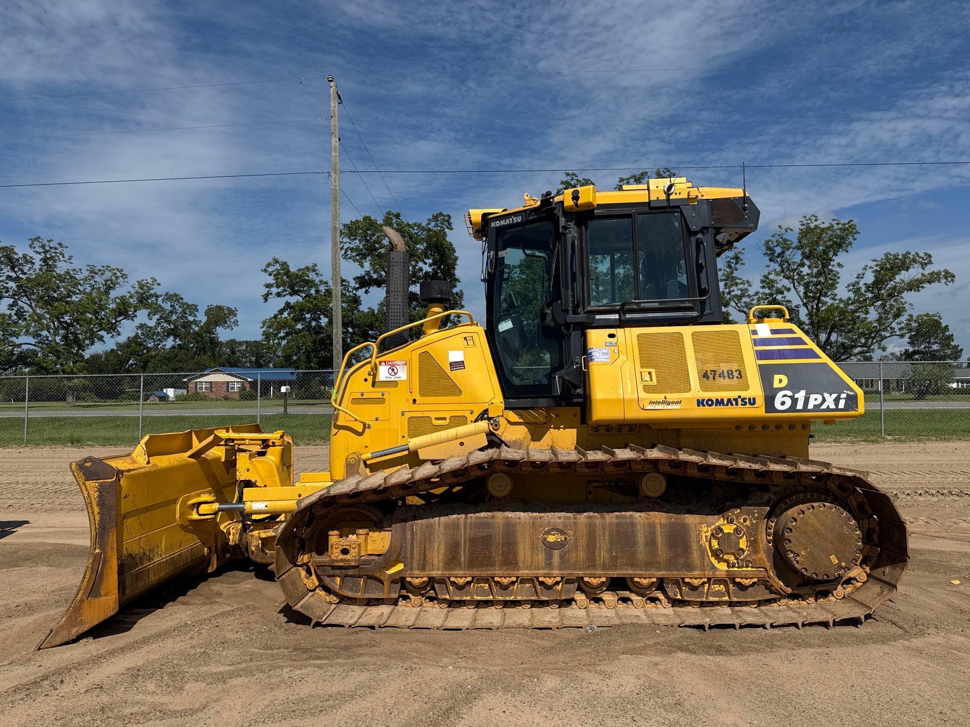 Photo of a  Komatsu D61PX