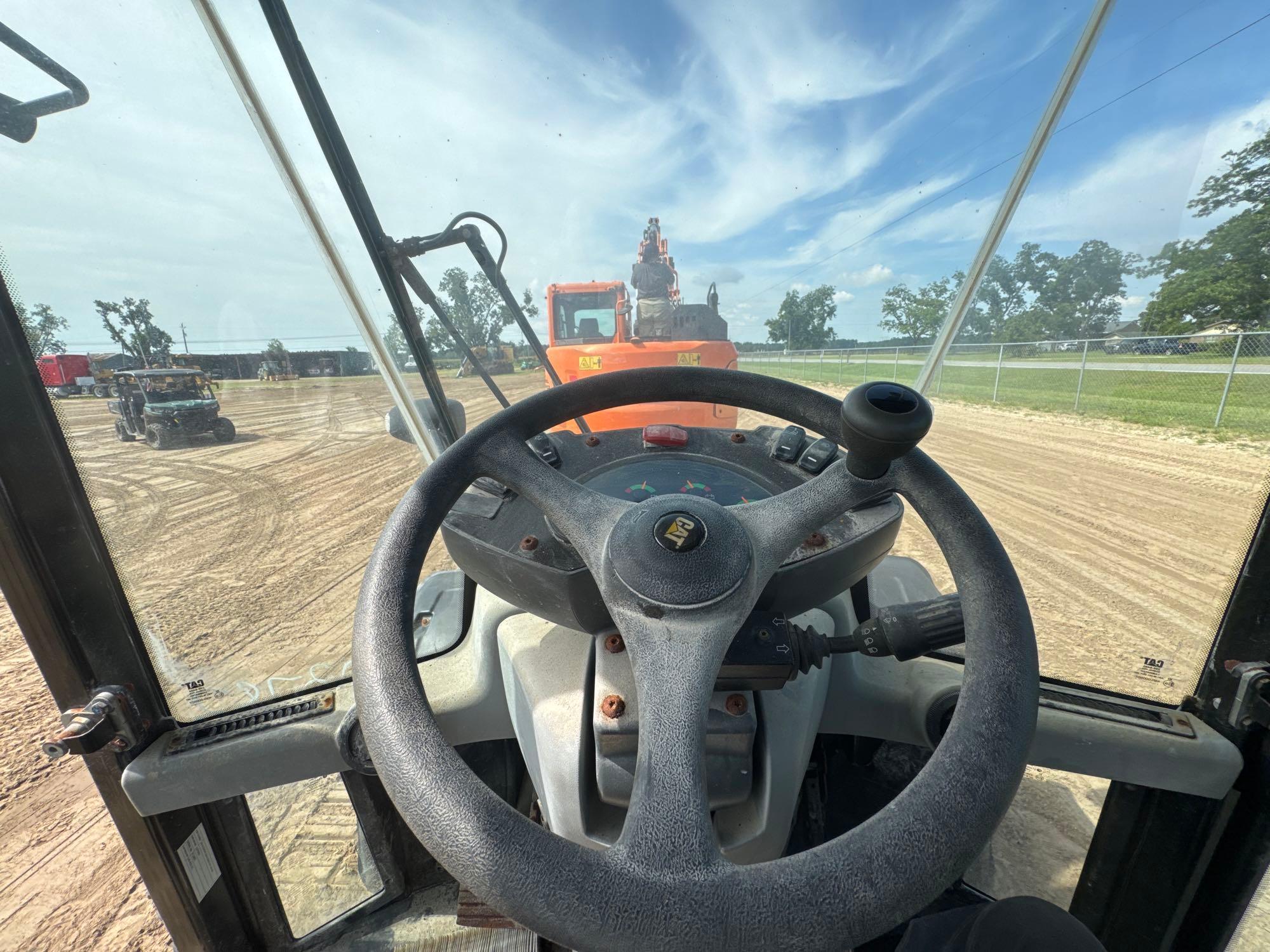 2021 Caterpillar 906