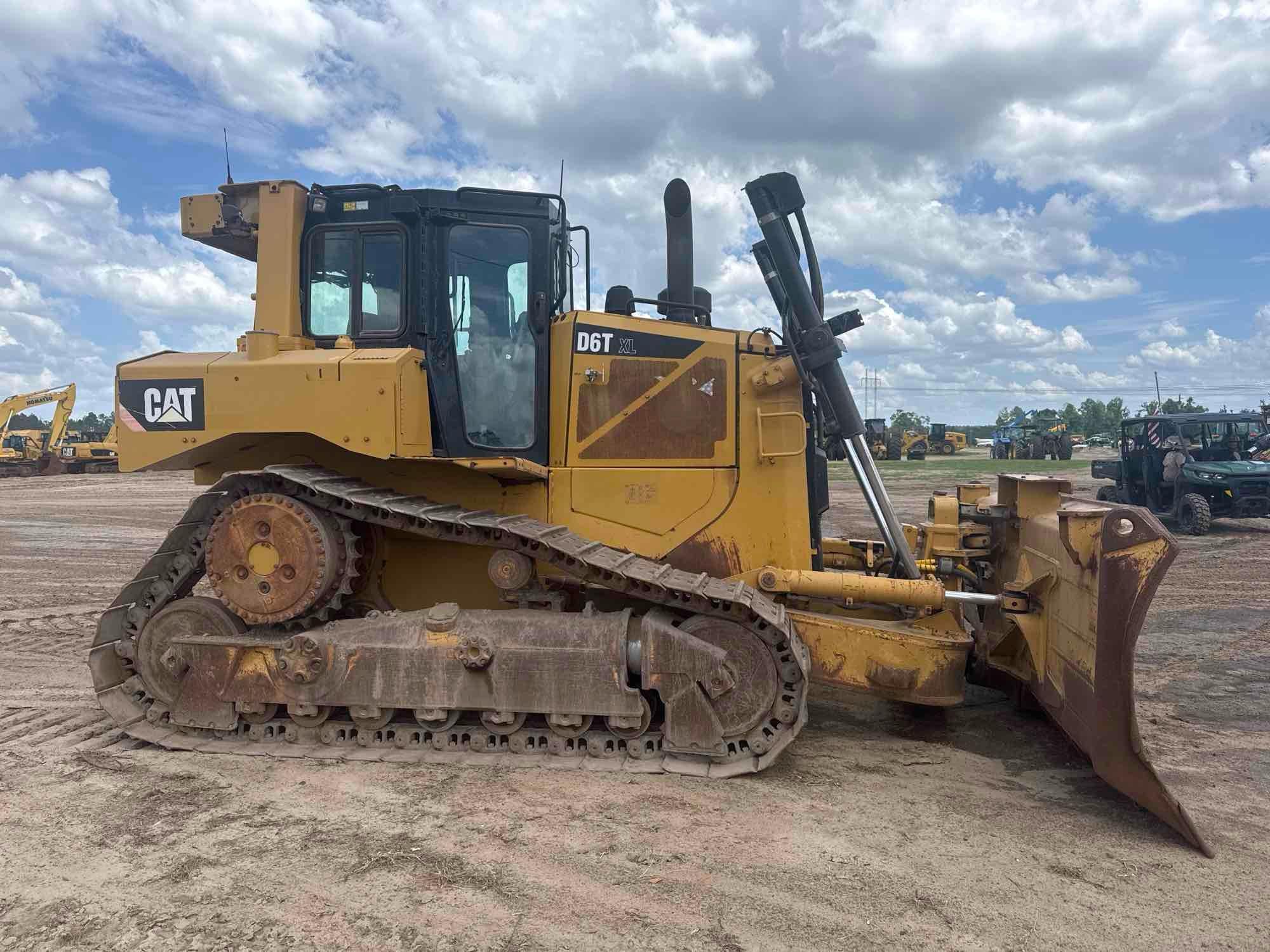 2015 Caterpillar D6T LGP