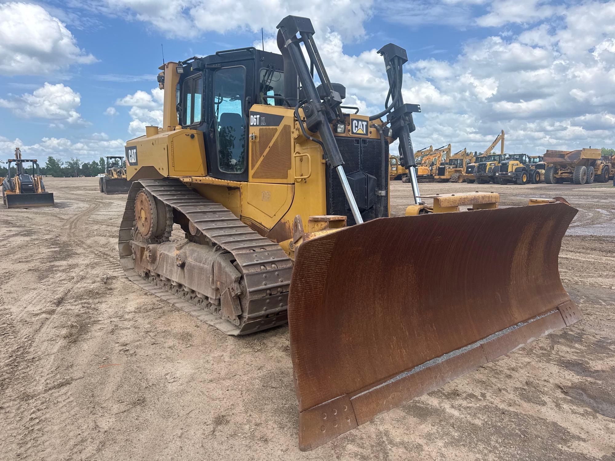 2015 Caterpillar D6T LGP