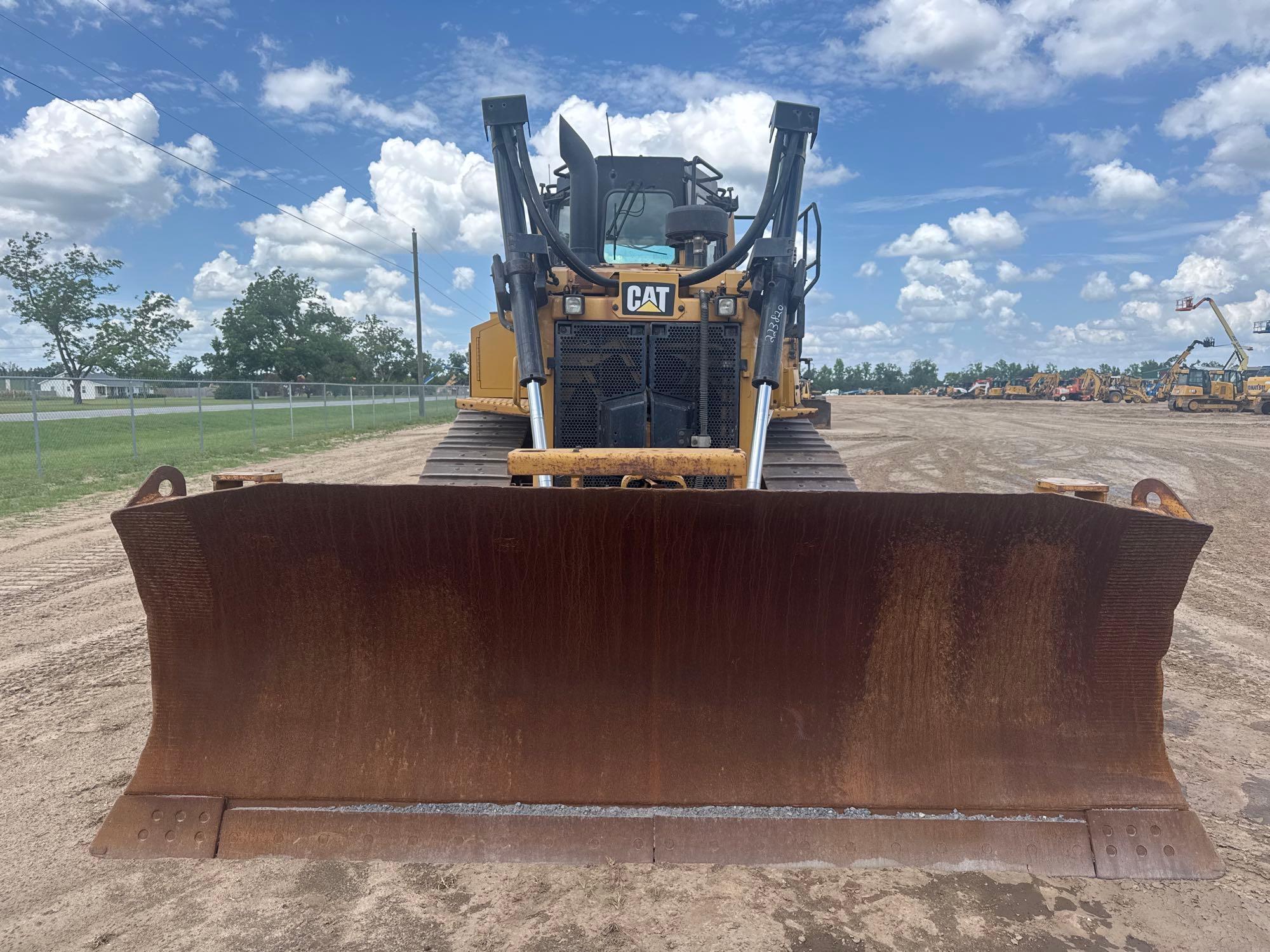 2015 Caterpillar D6T LGP