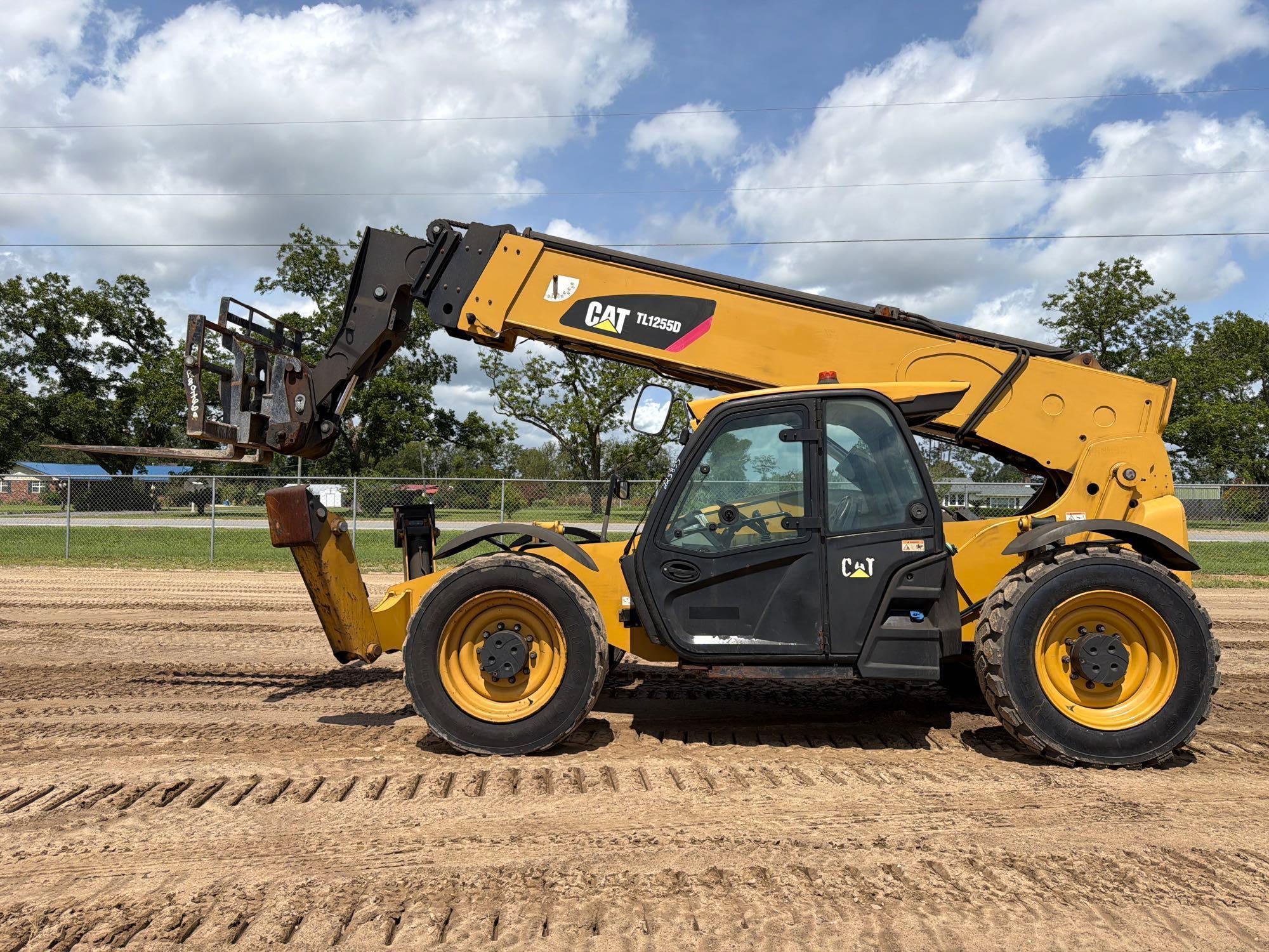 Photo of a  Caterpillar TL1255