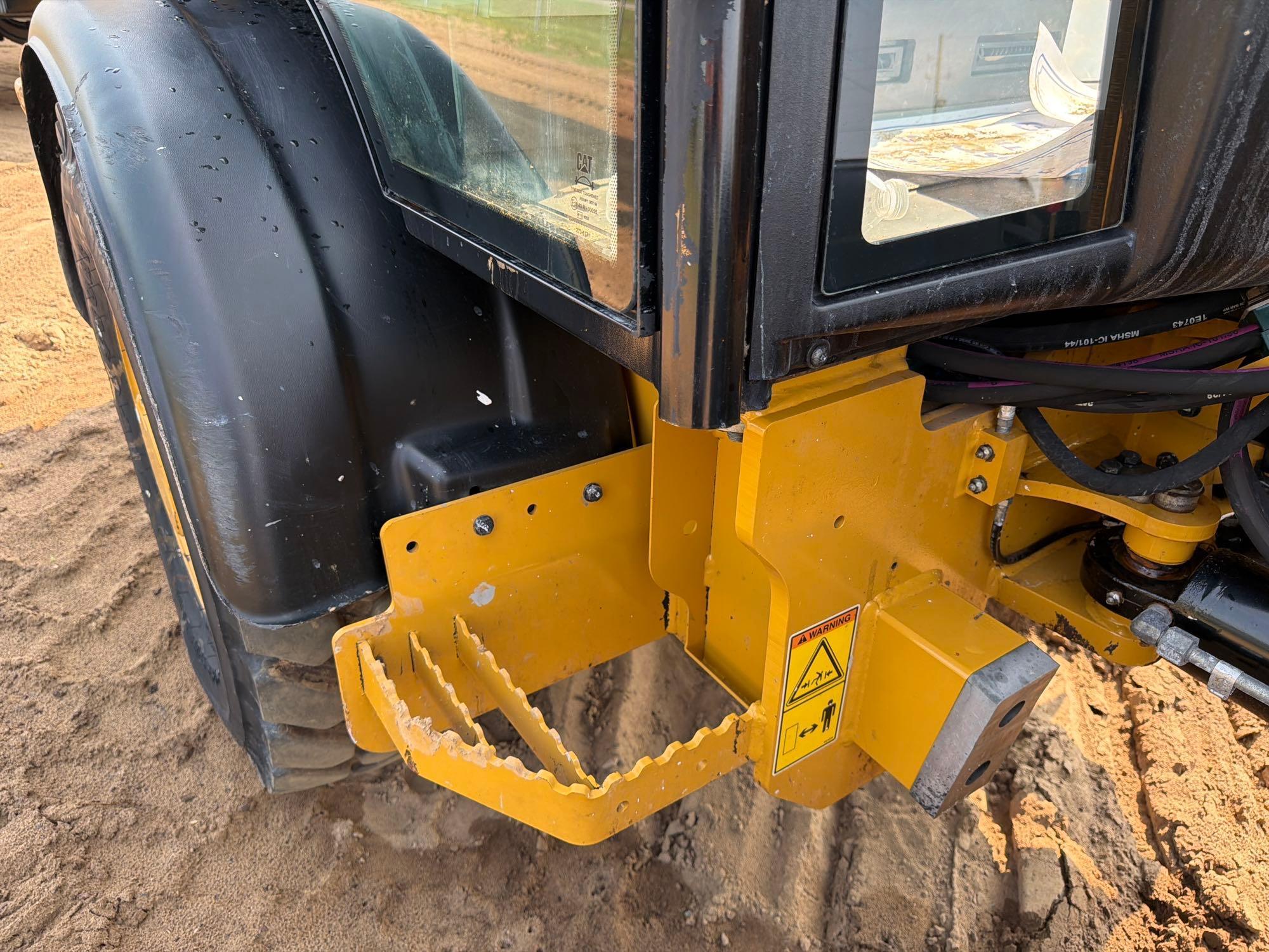 2020 Caterpillar 906