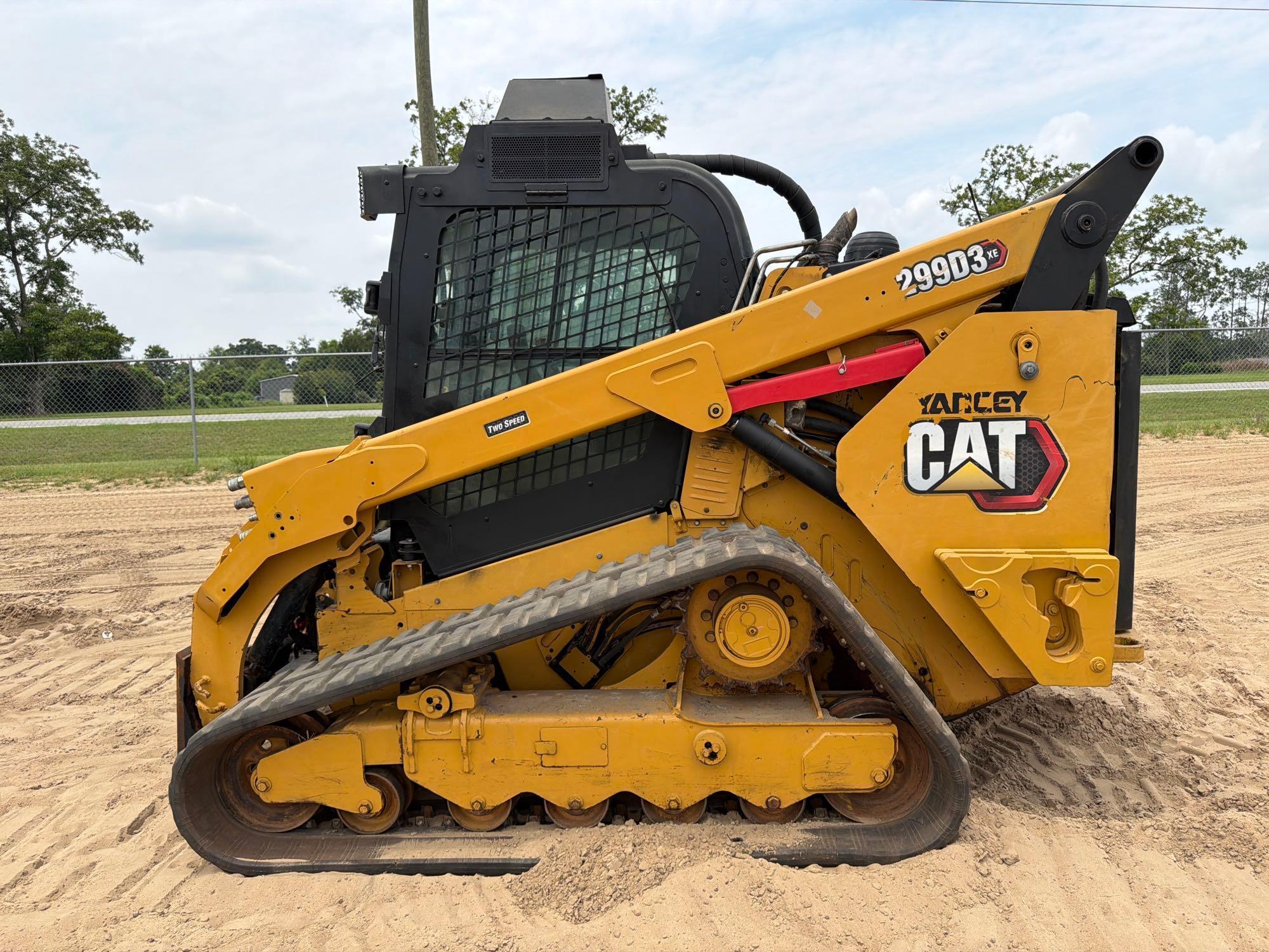 Photo of a  Caterpillar 299D
