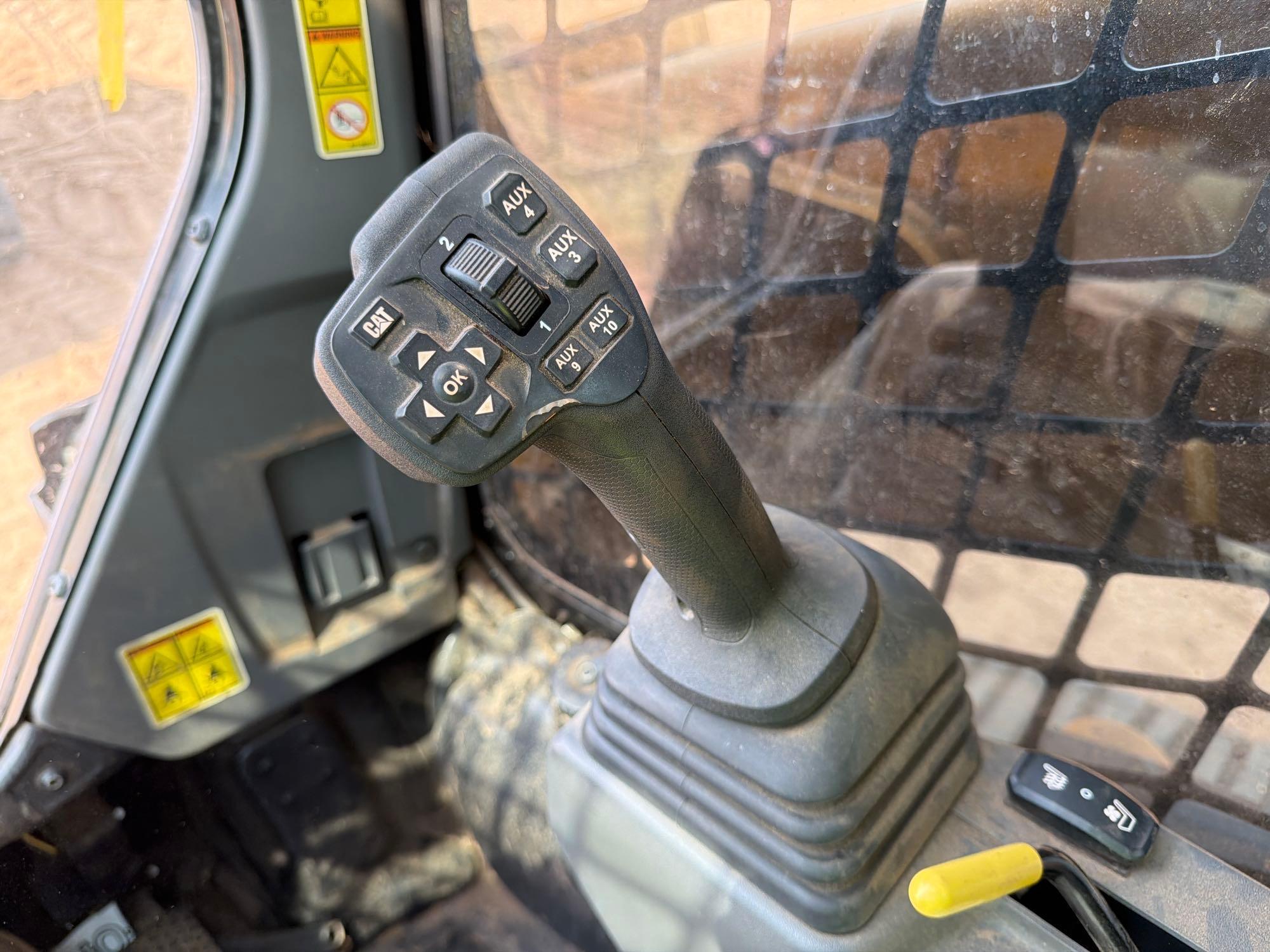 2025 Caterpillar 265
