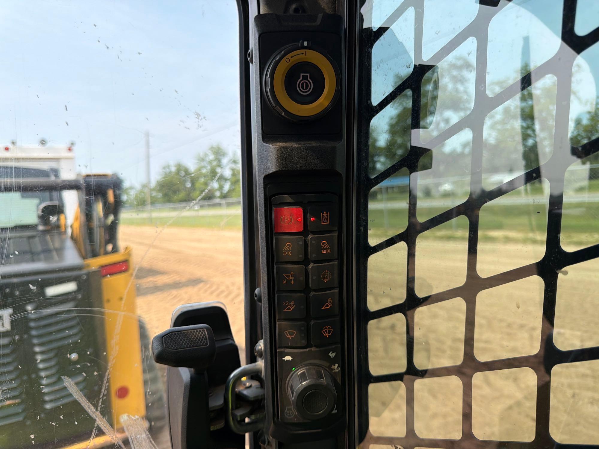 2025 Caterpillar 265