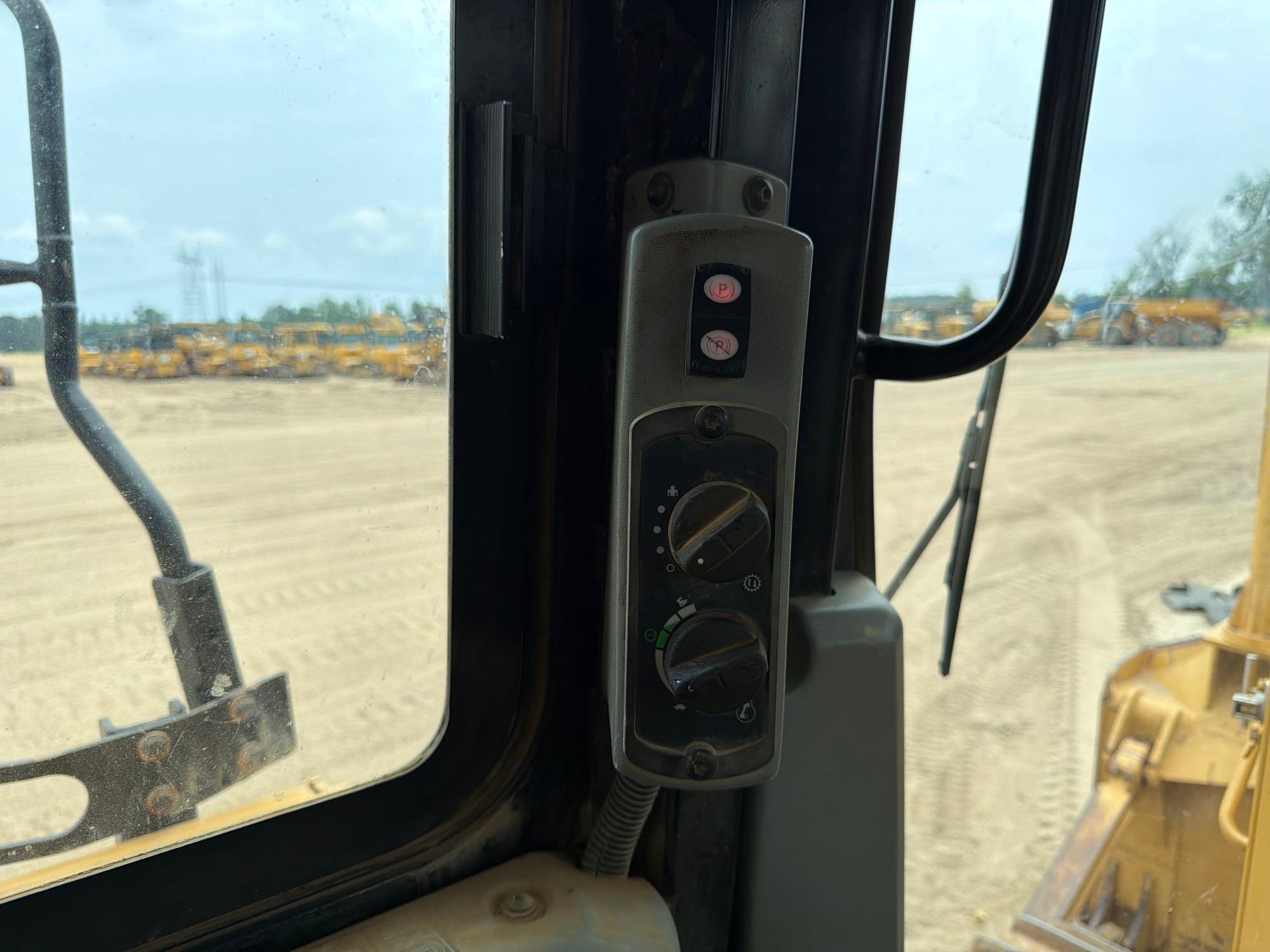 2014 Caterpillar D6T