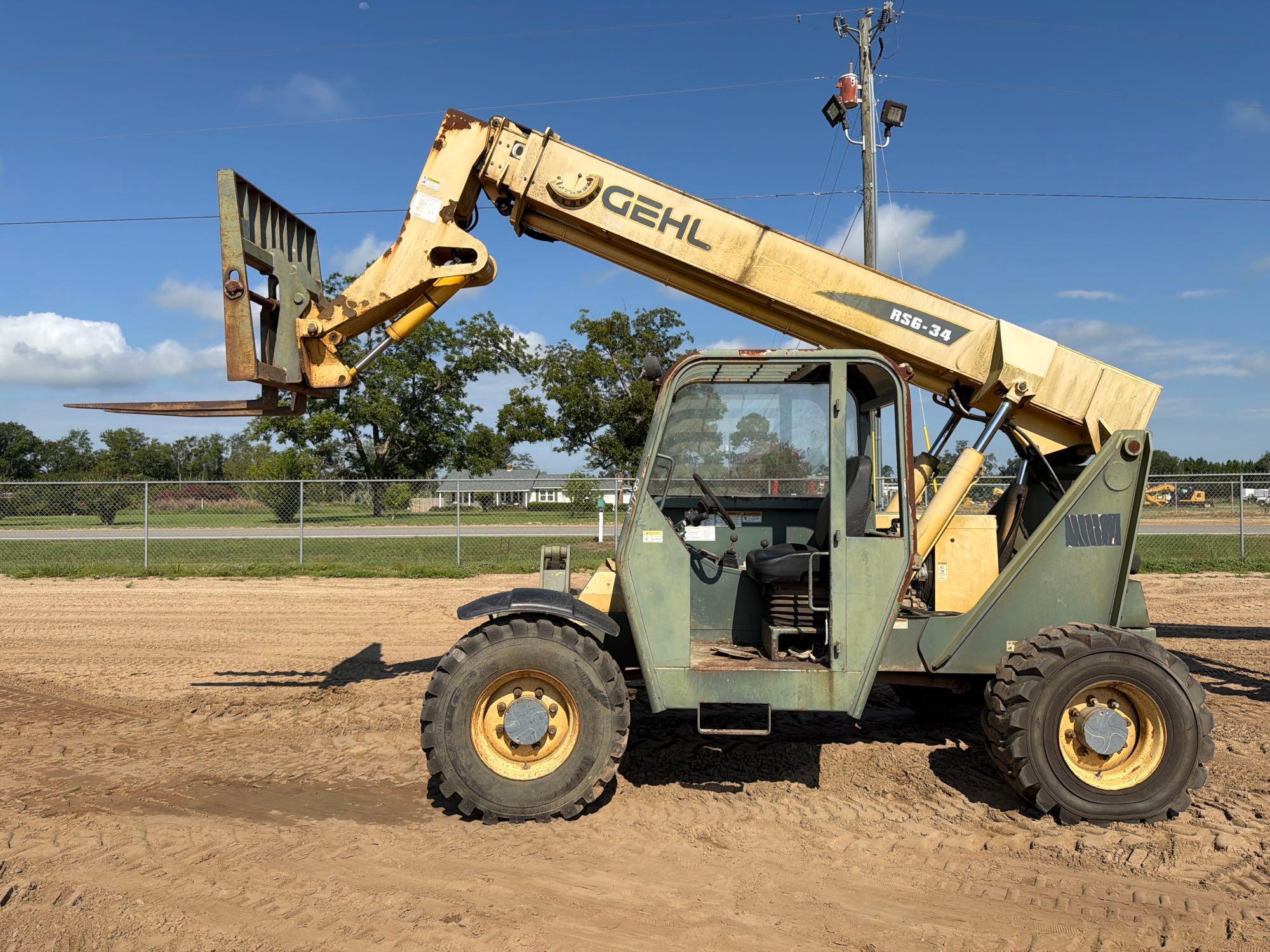 Photo of a  Gehl RS6-34