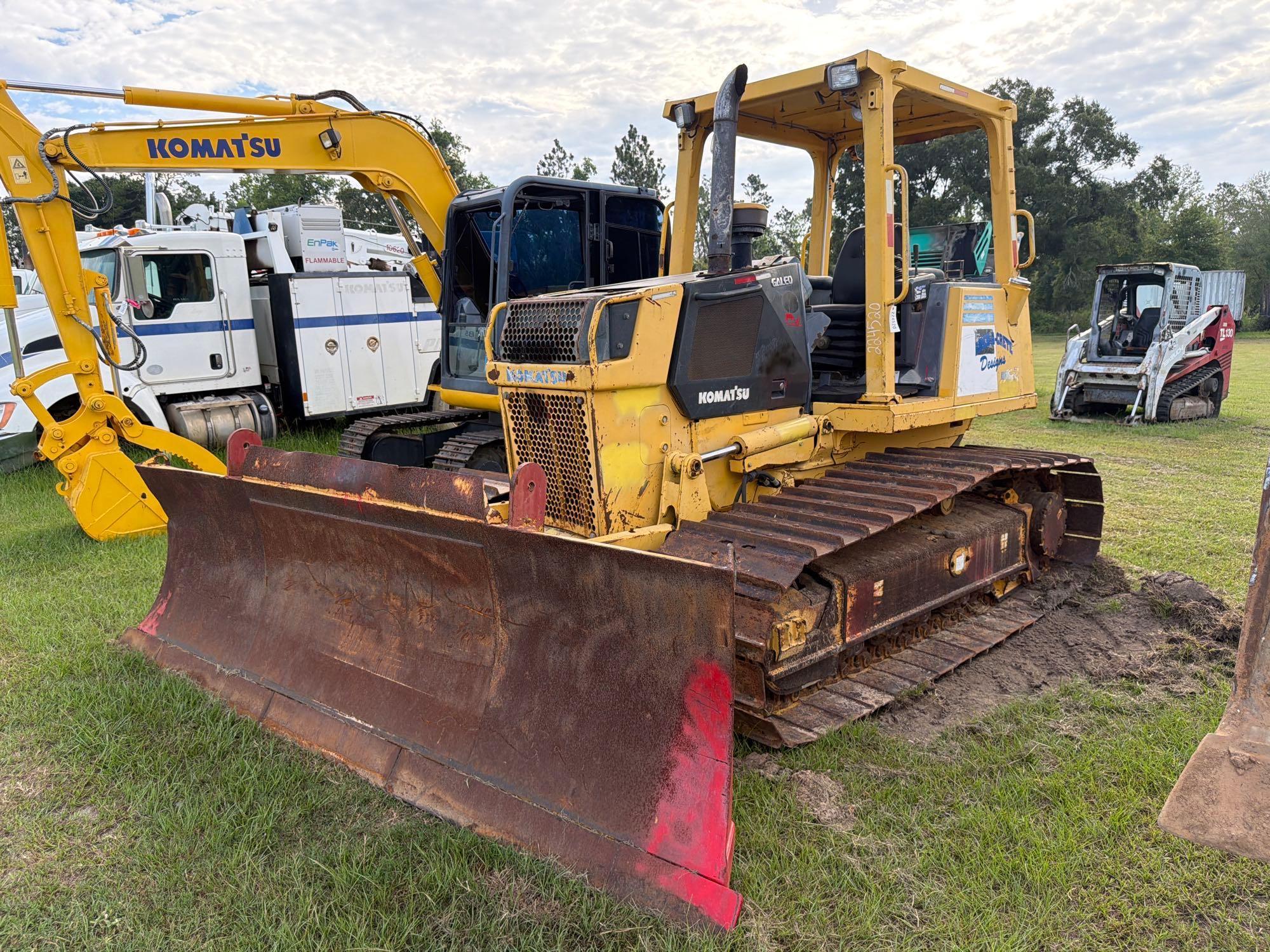 Photo of a  Komatsu D39PX-21