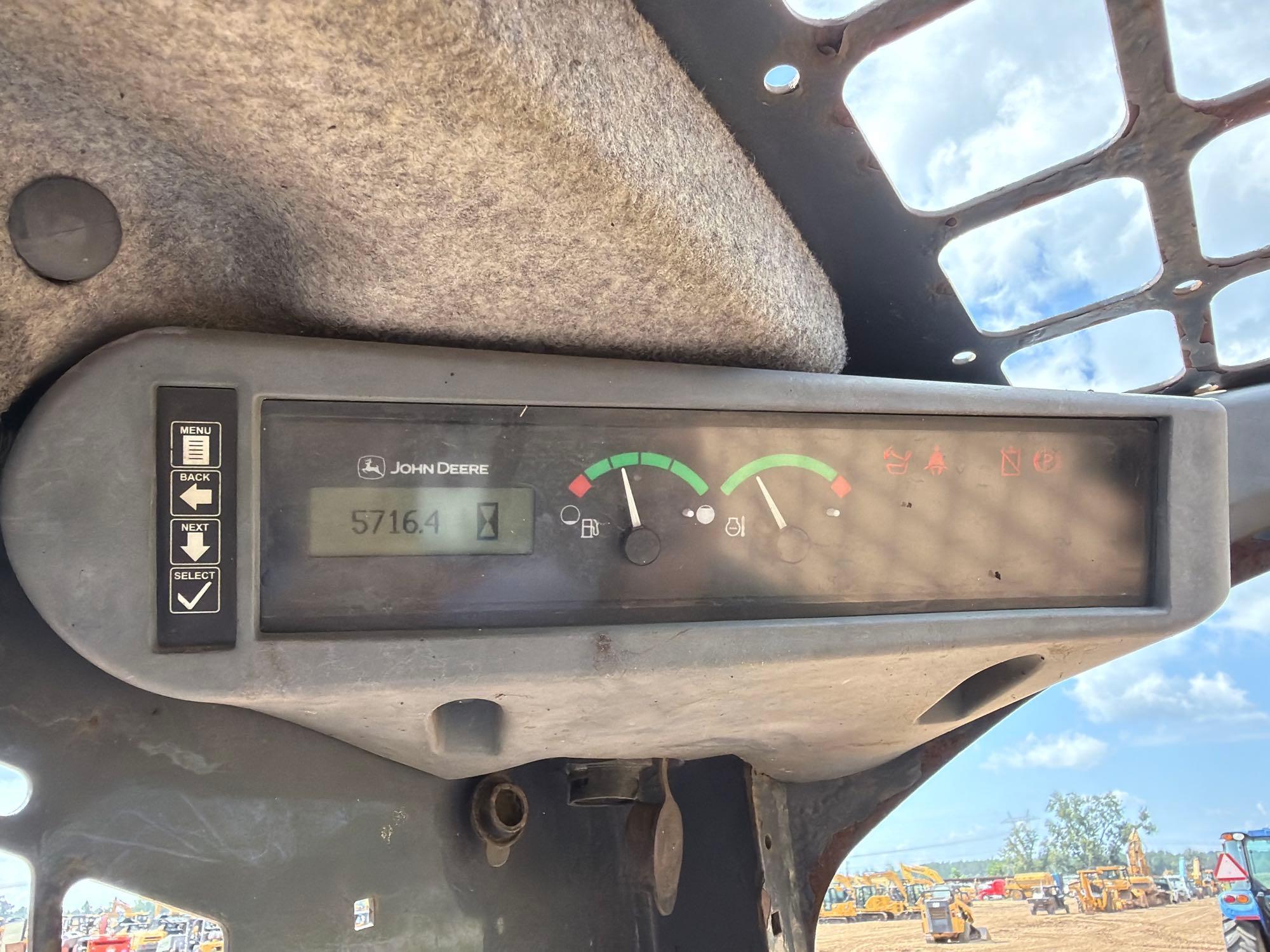 2016 John Deere 329E