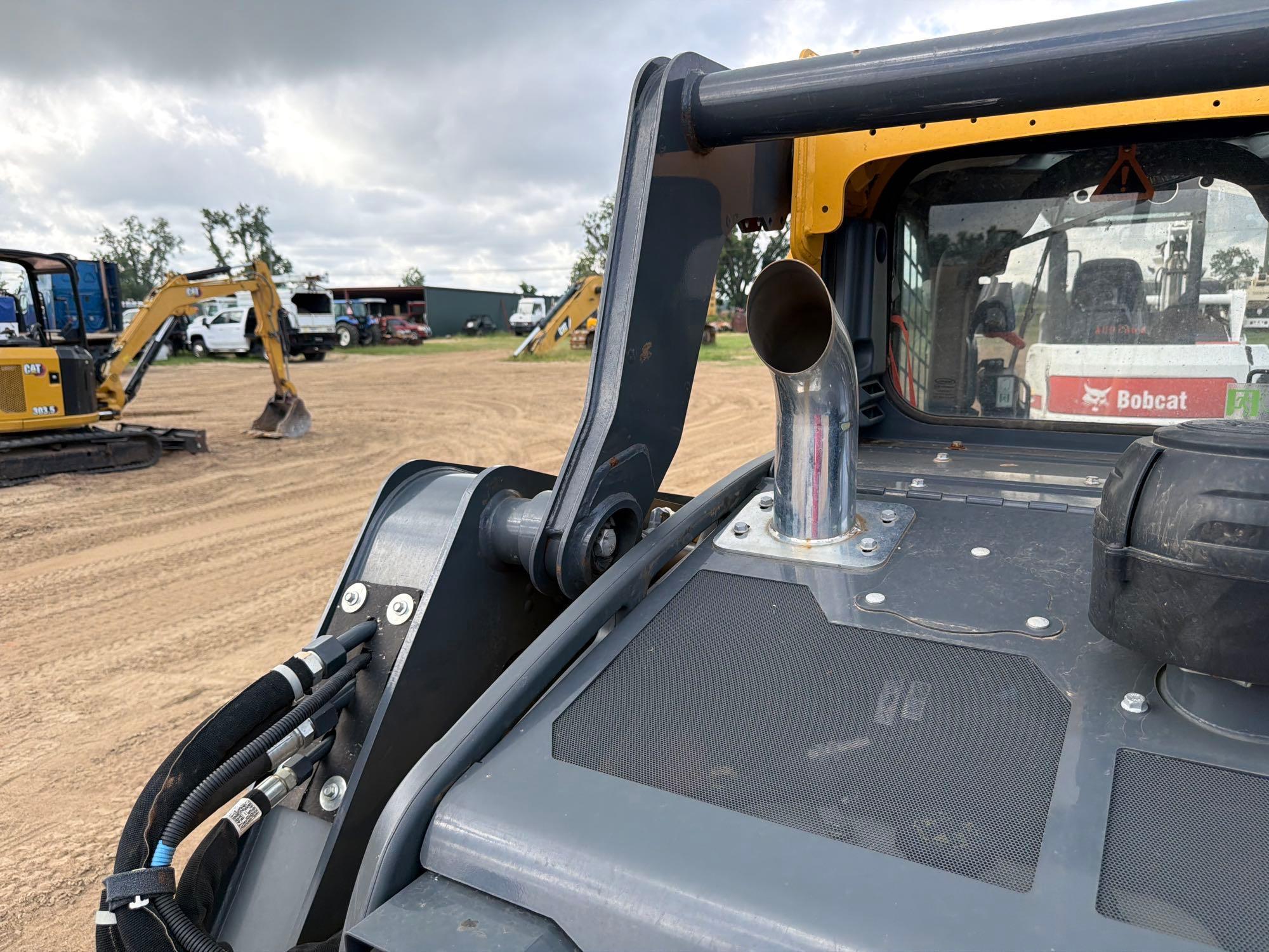 2023 John Deere 325G