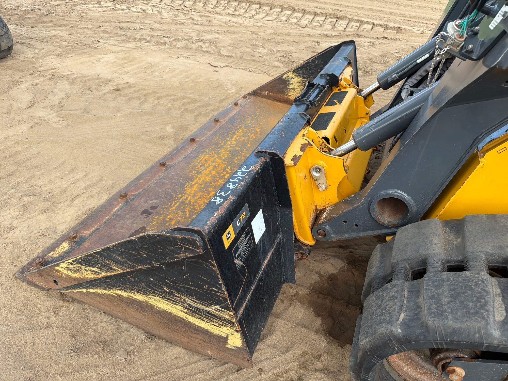 2023 John Deere 325G