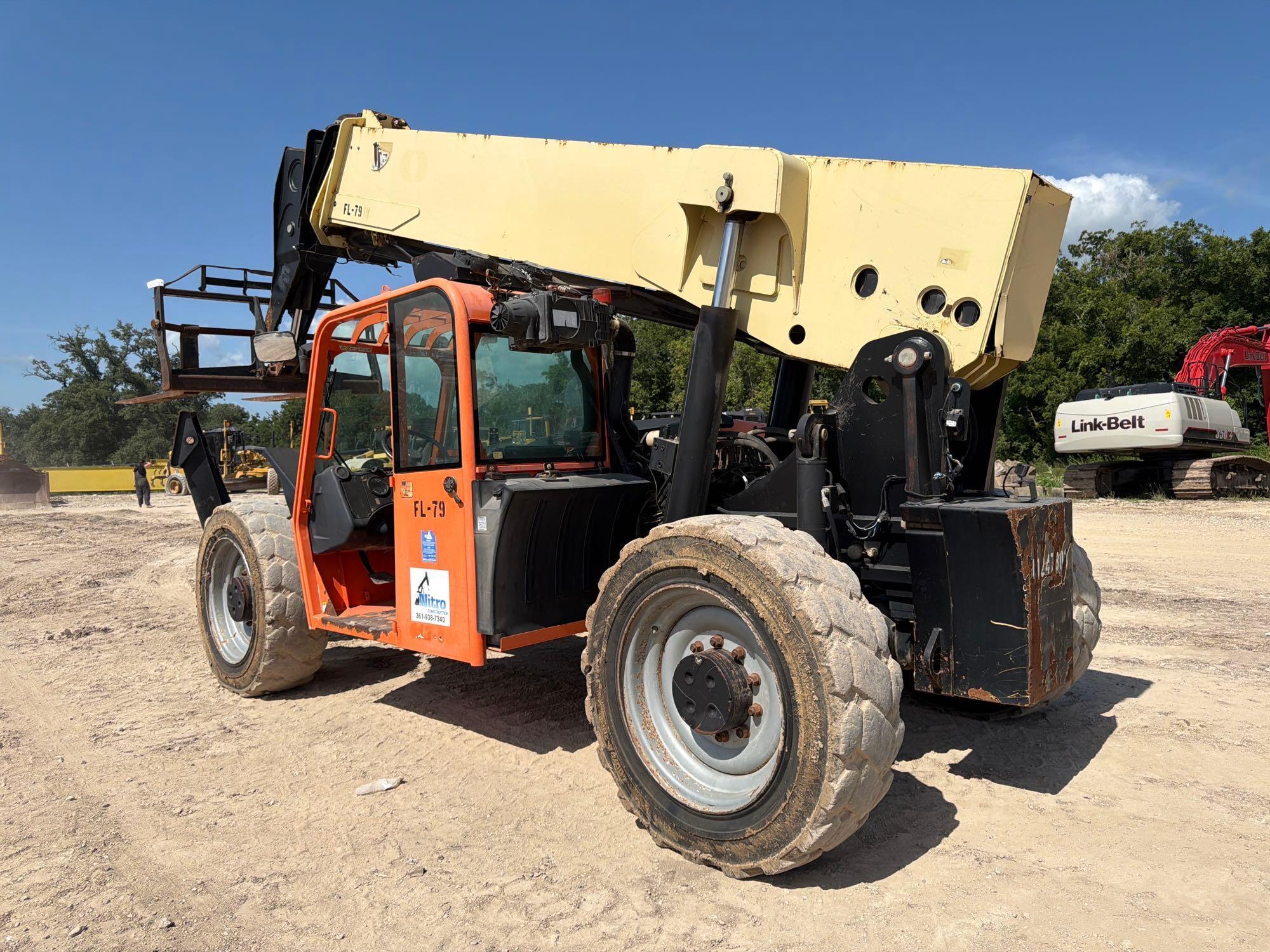 2014 JLG G12-55A