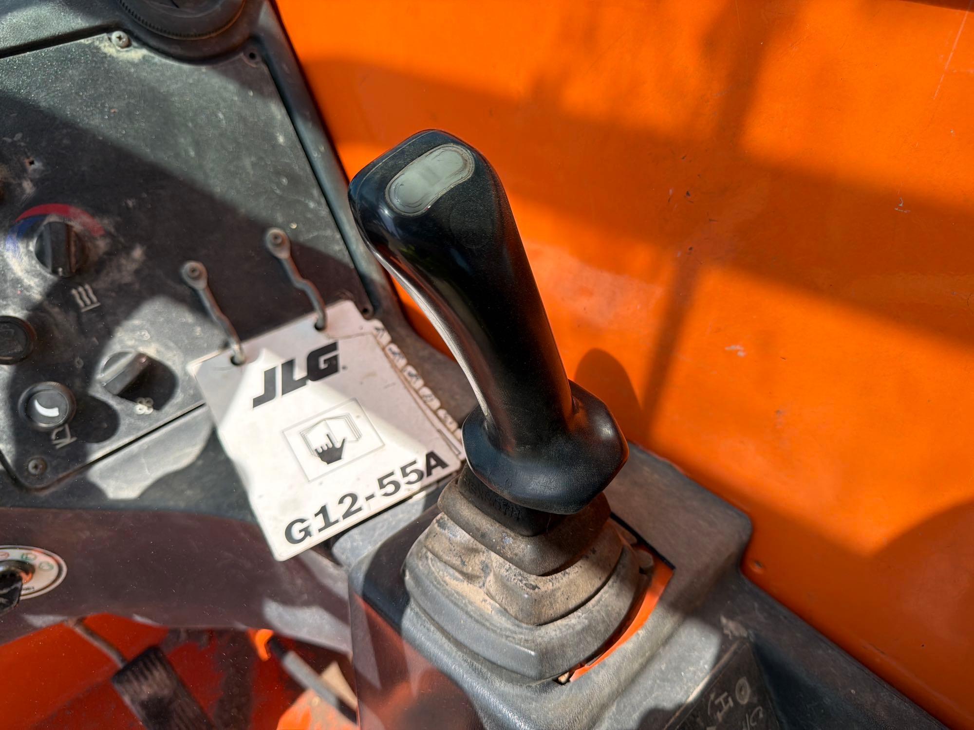 2014 JLG G12-55A