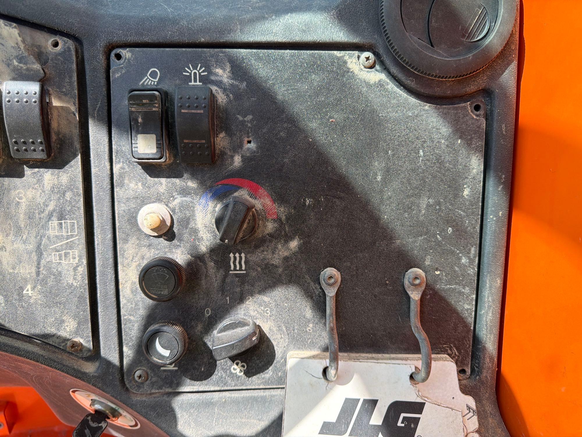 2014 JLG G12-55A