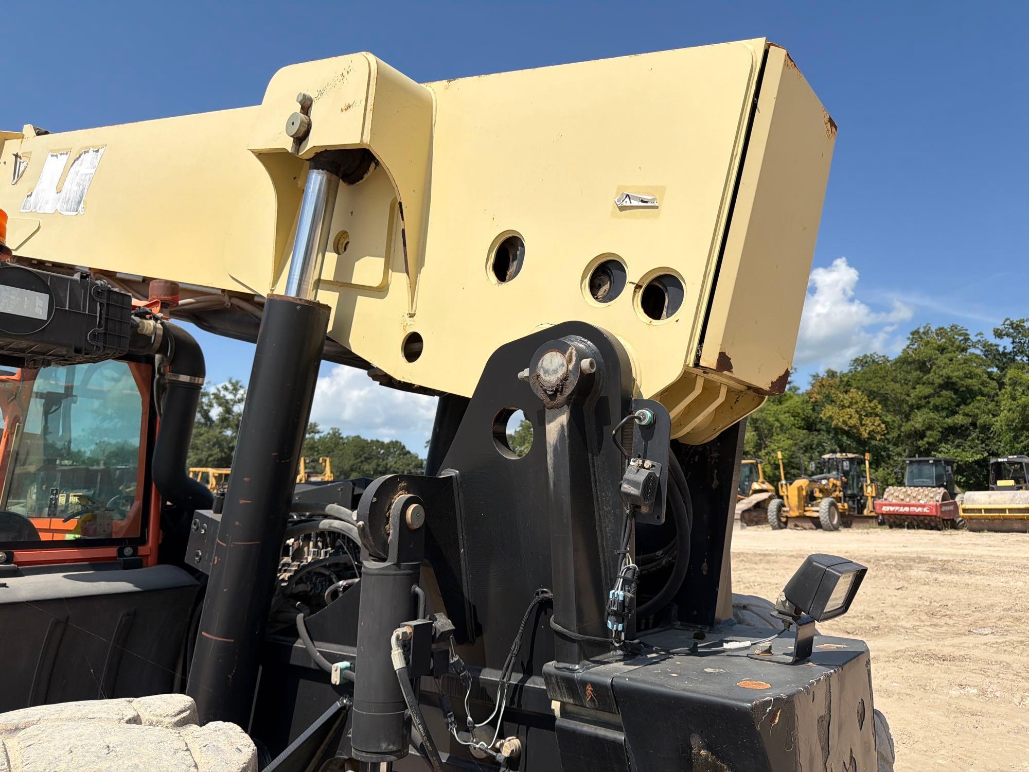 2013 JLG G12-55A