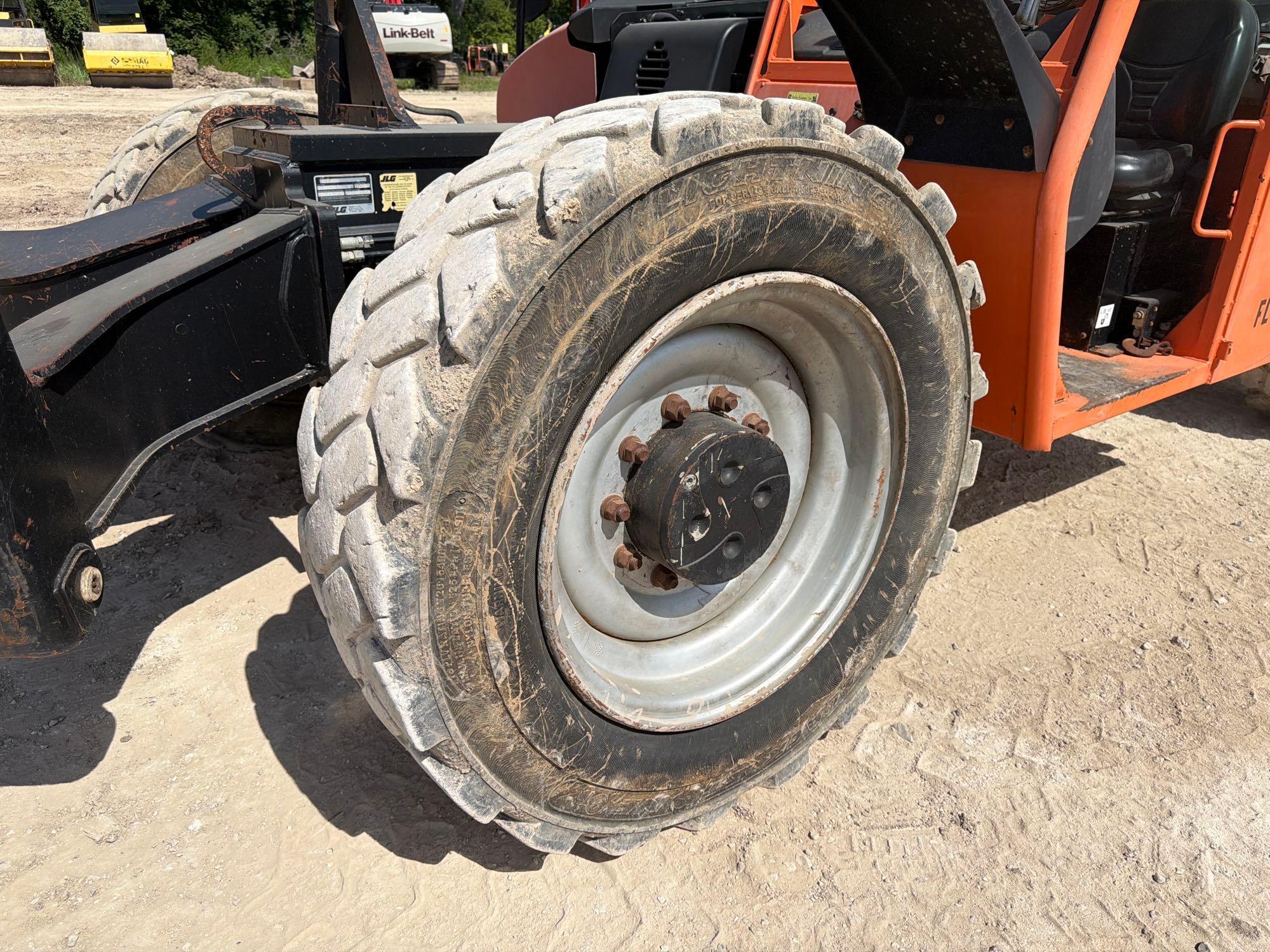 2013 JLG G12-55A