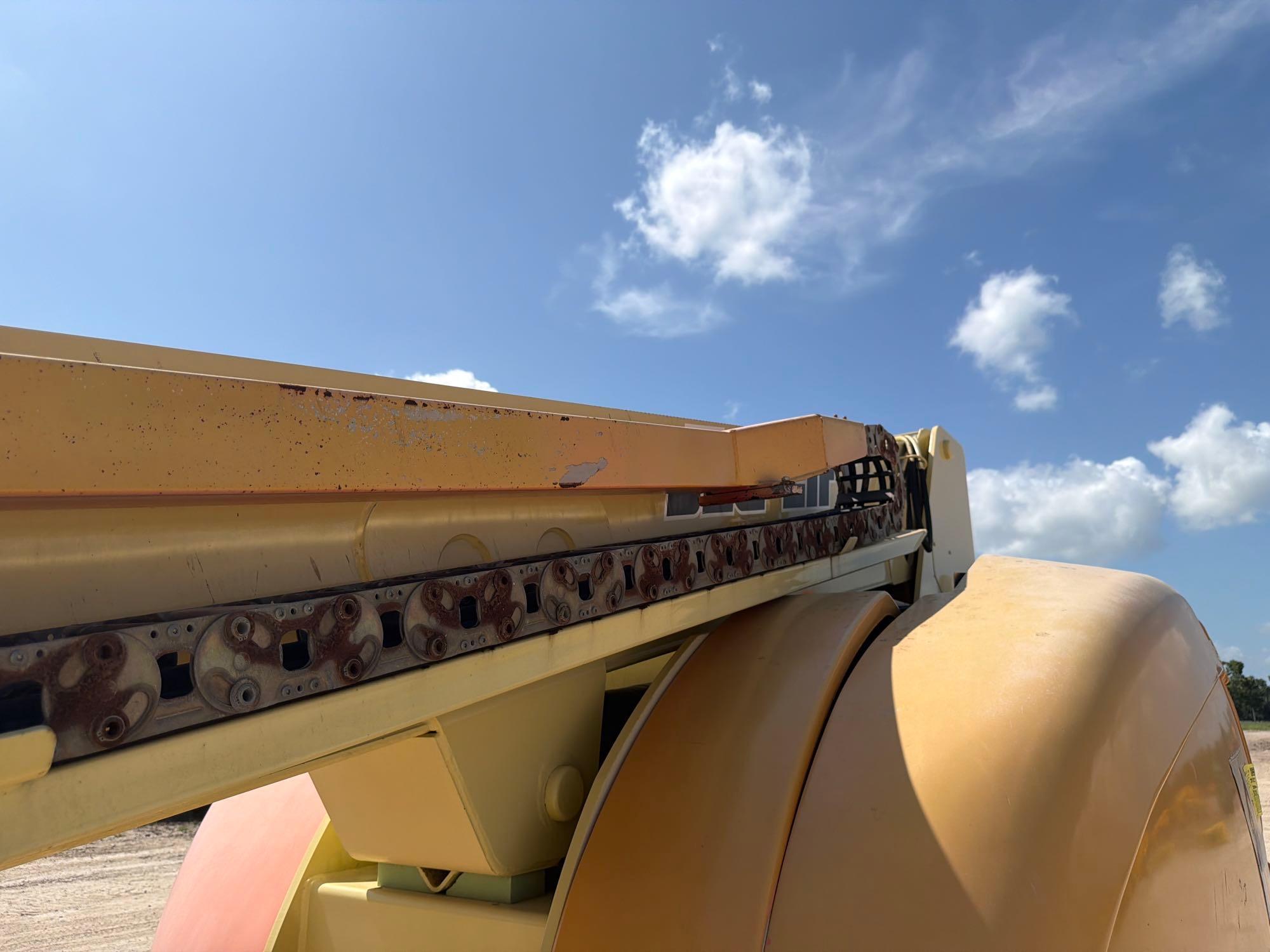 2007 JLG 800S