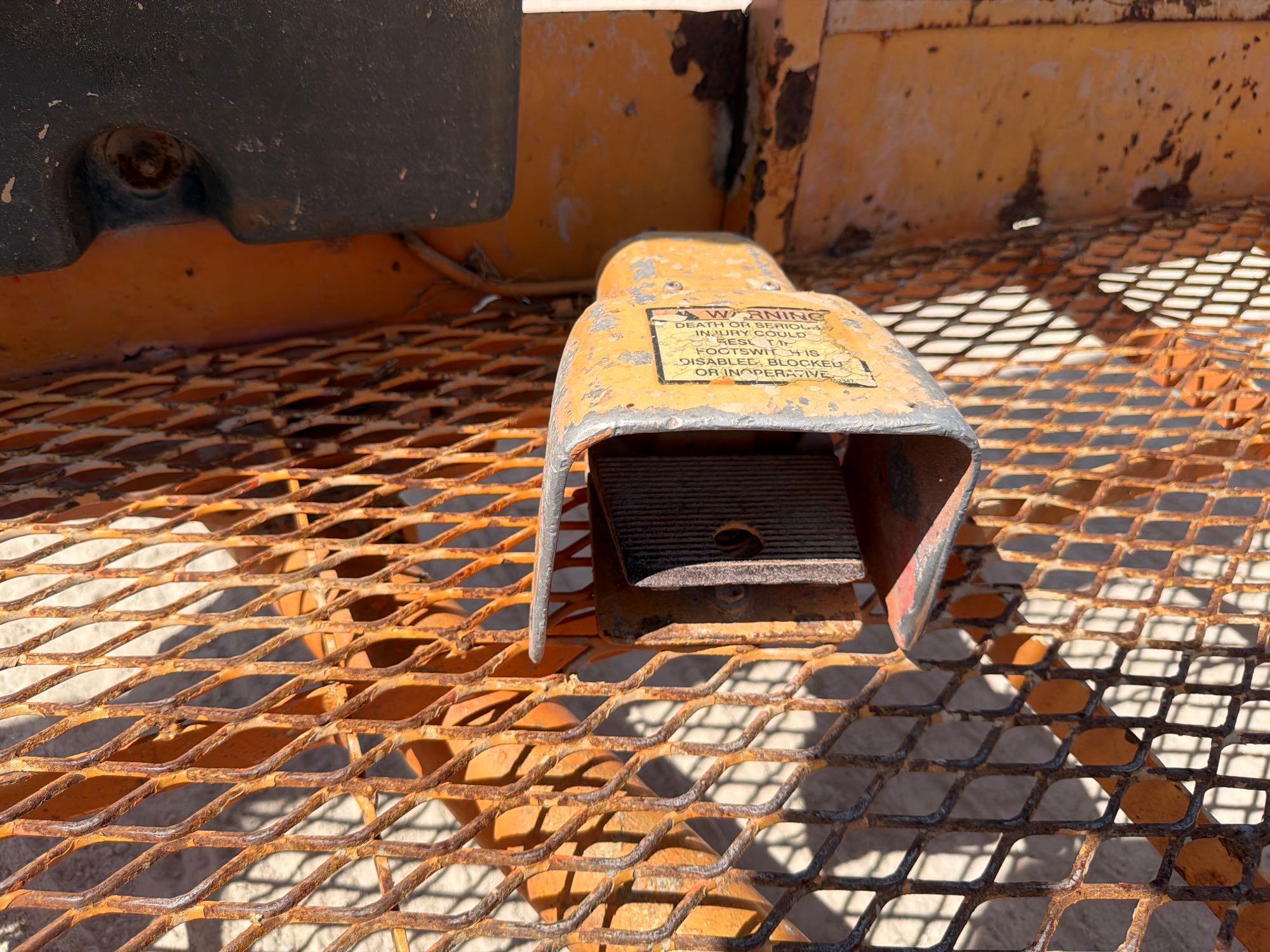2007 JLG 800S