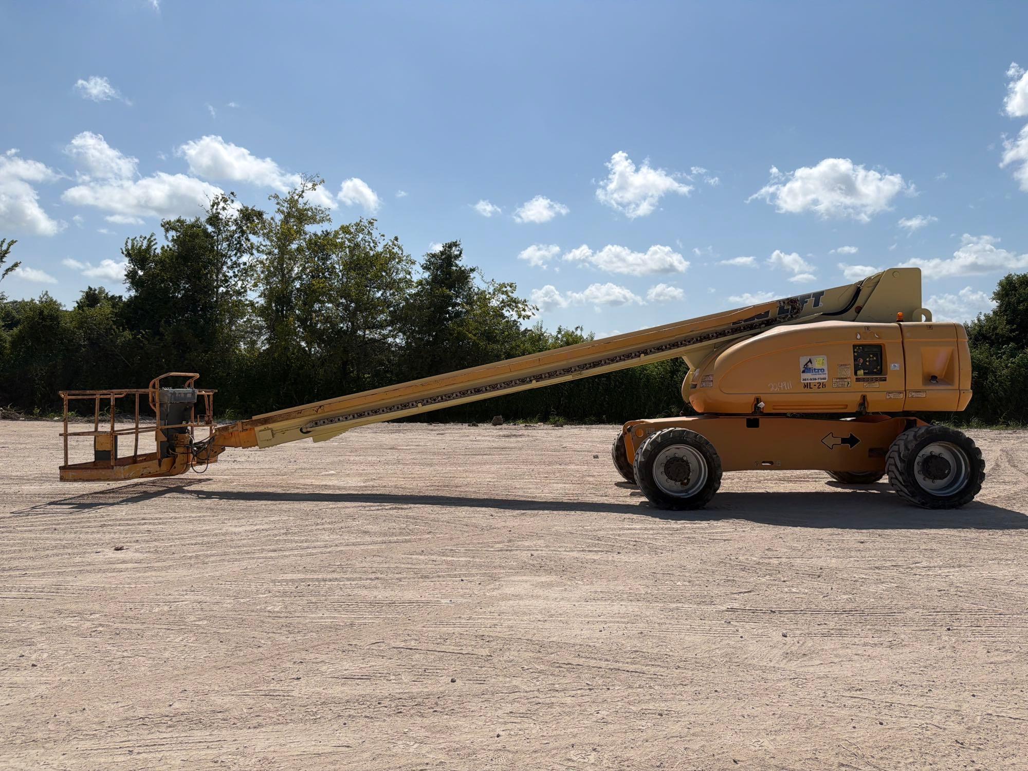 2007 JLG 800S