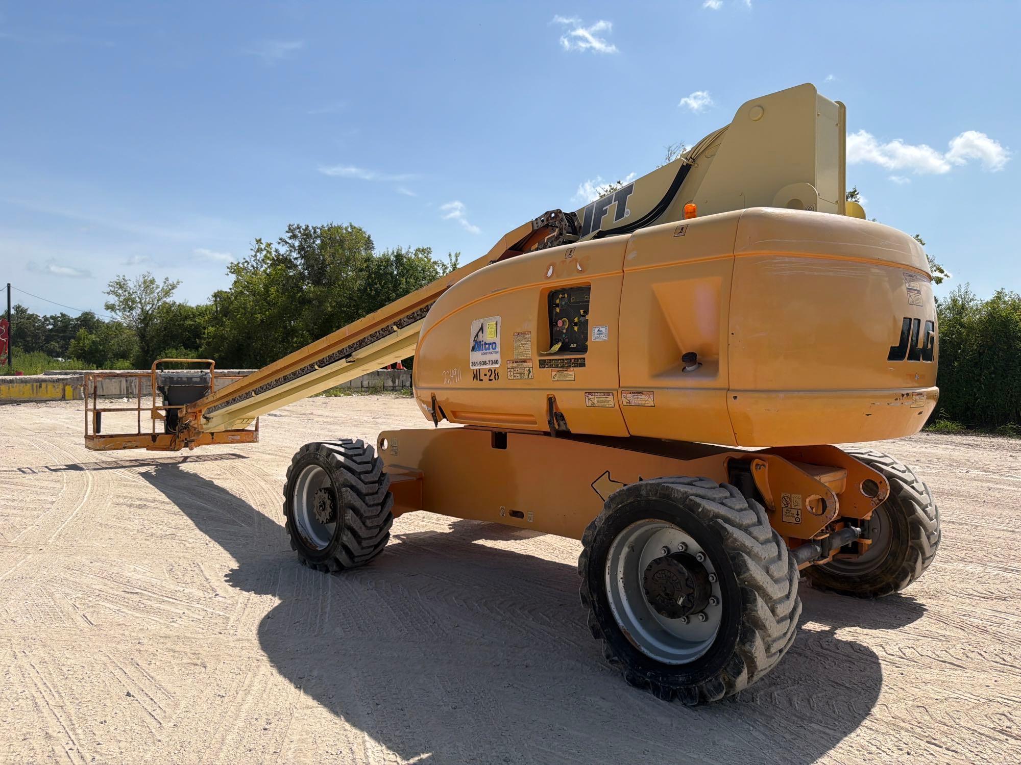 2007 JLG 800S