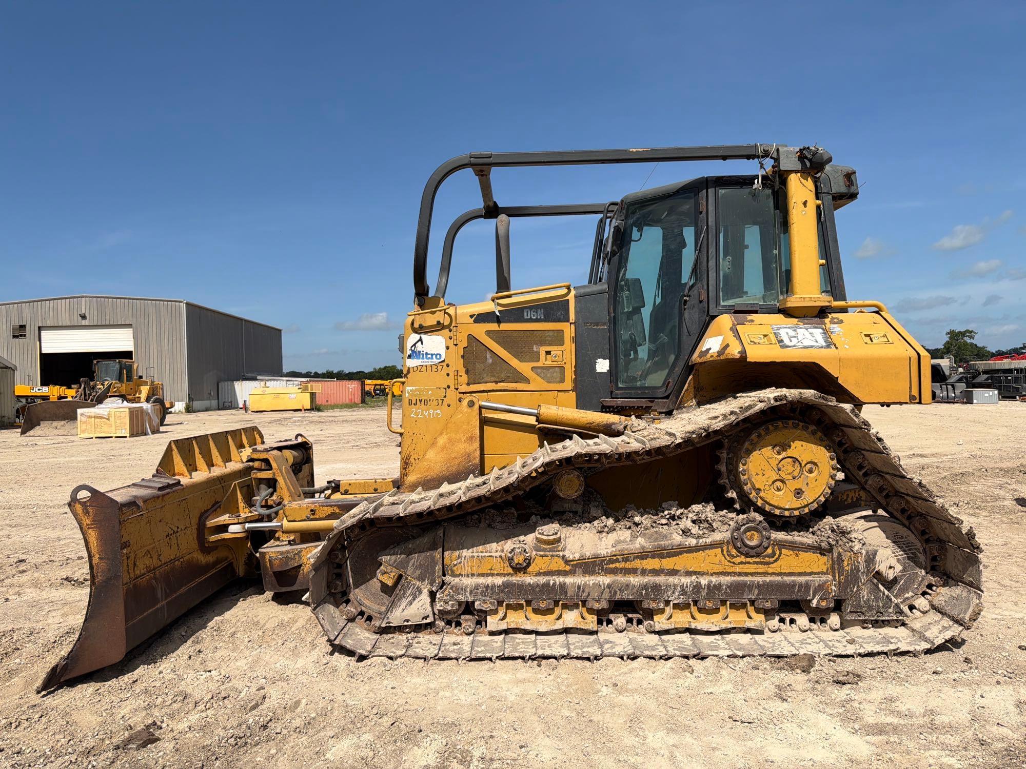 2011 Caterpillar D6N LGP