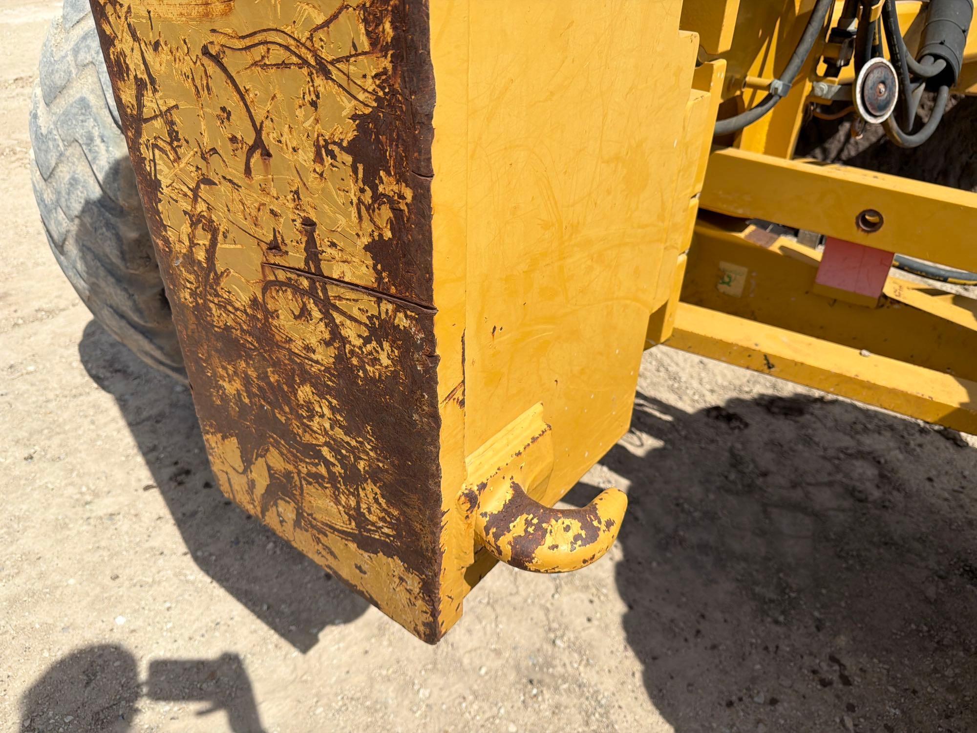 2011 Caterpillar 140M