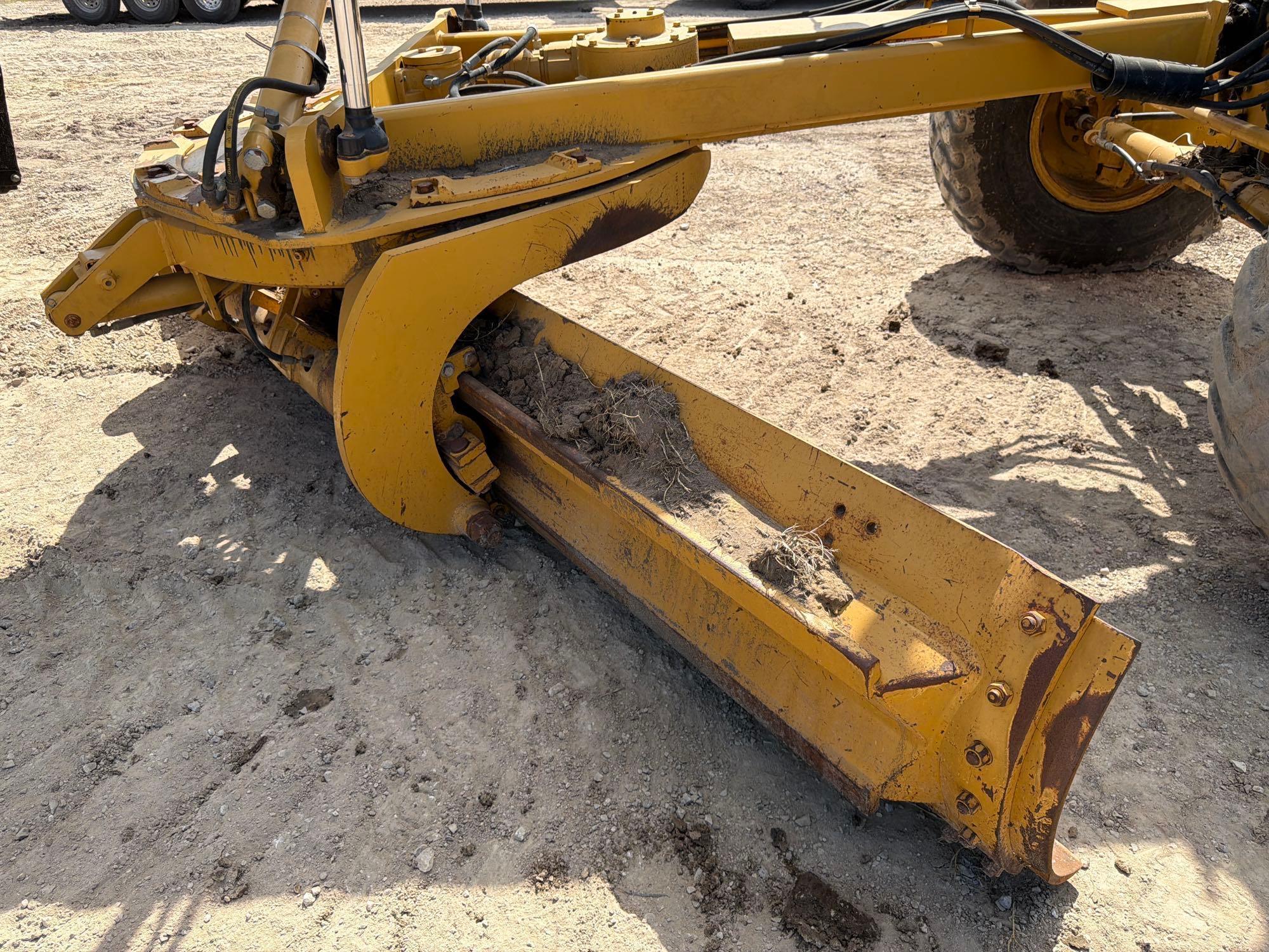 2011 Caterpillar 140M