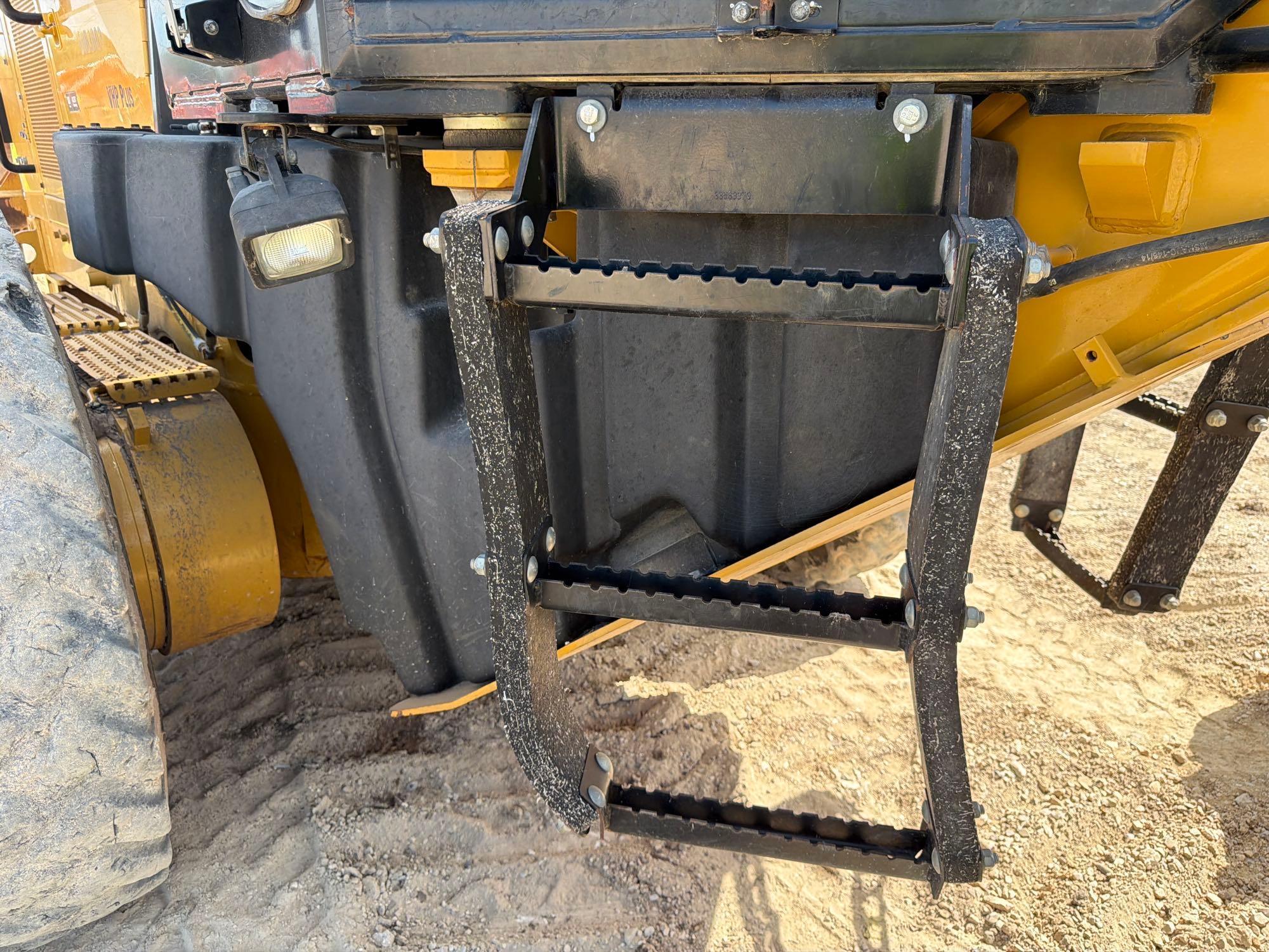 2011 Caterpillar 140M