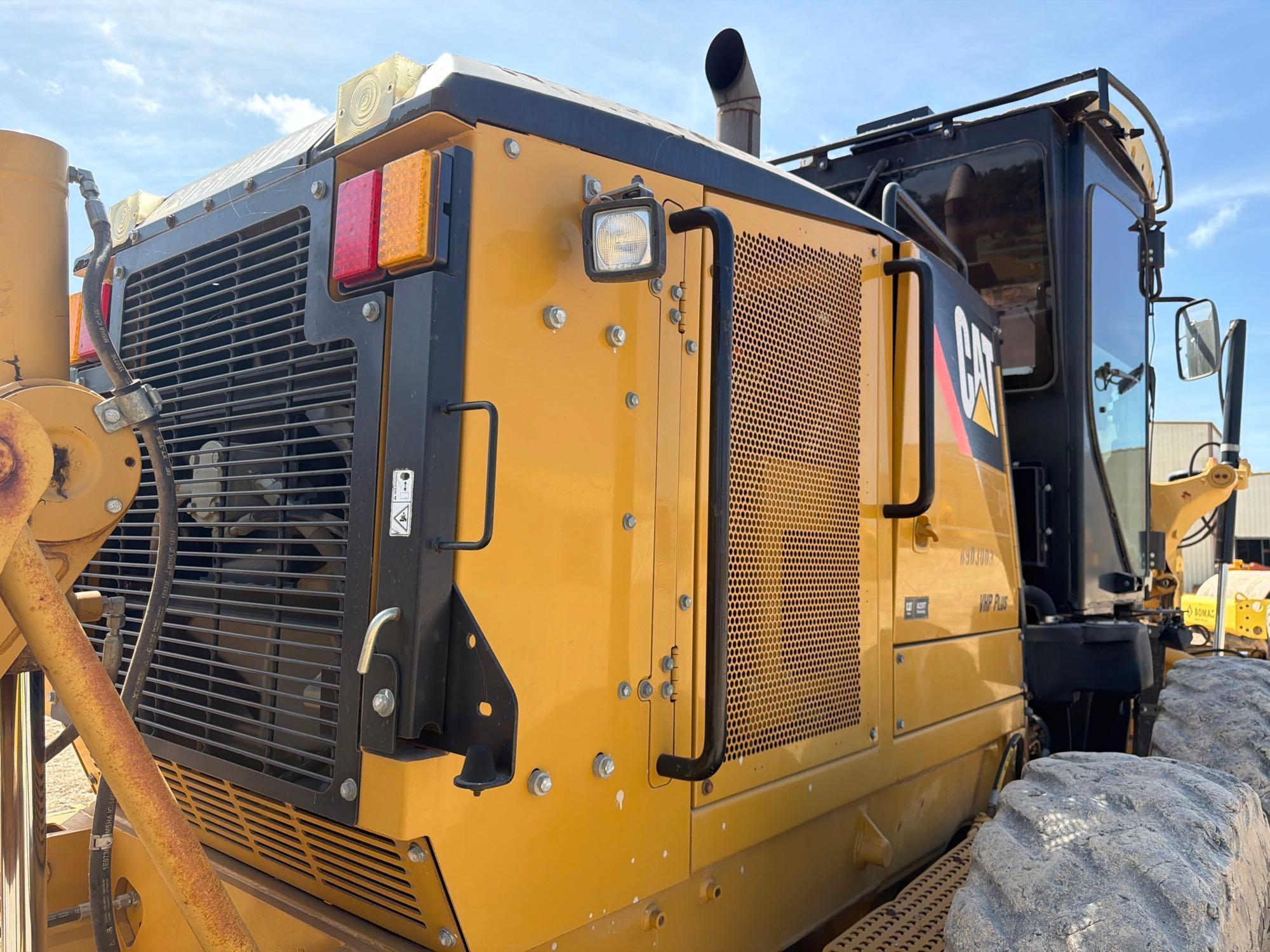 2011 Caterpillar 140M