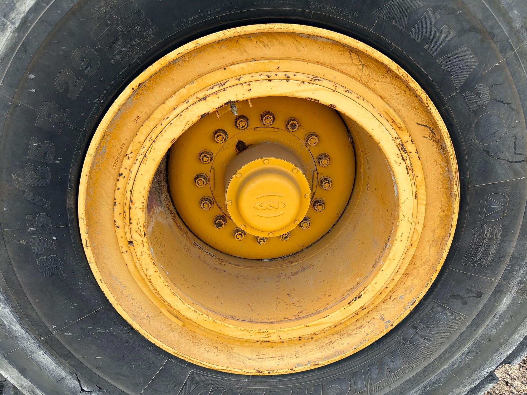 John Deere 2412