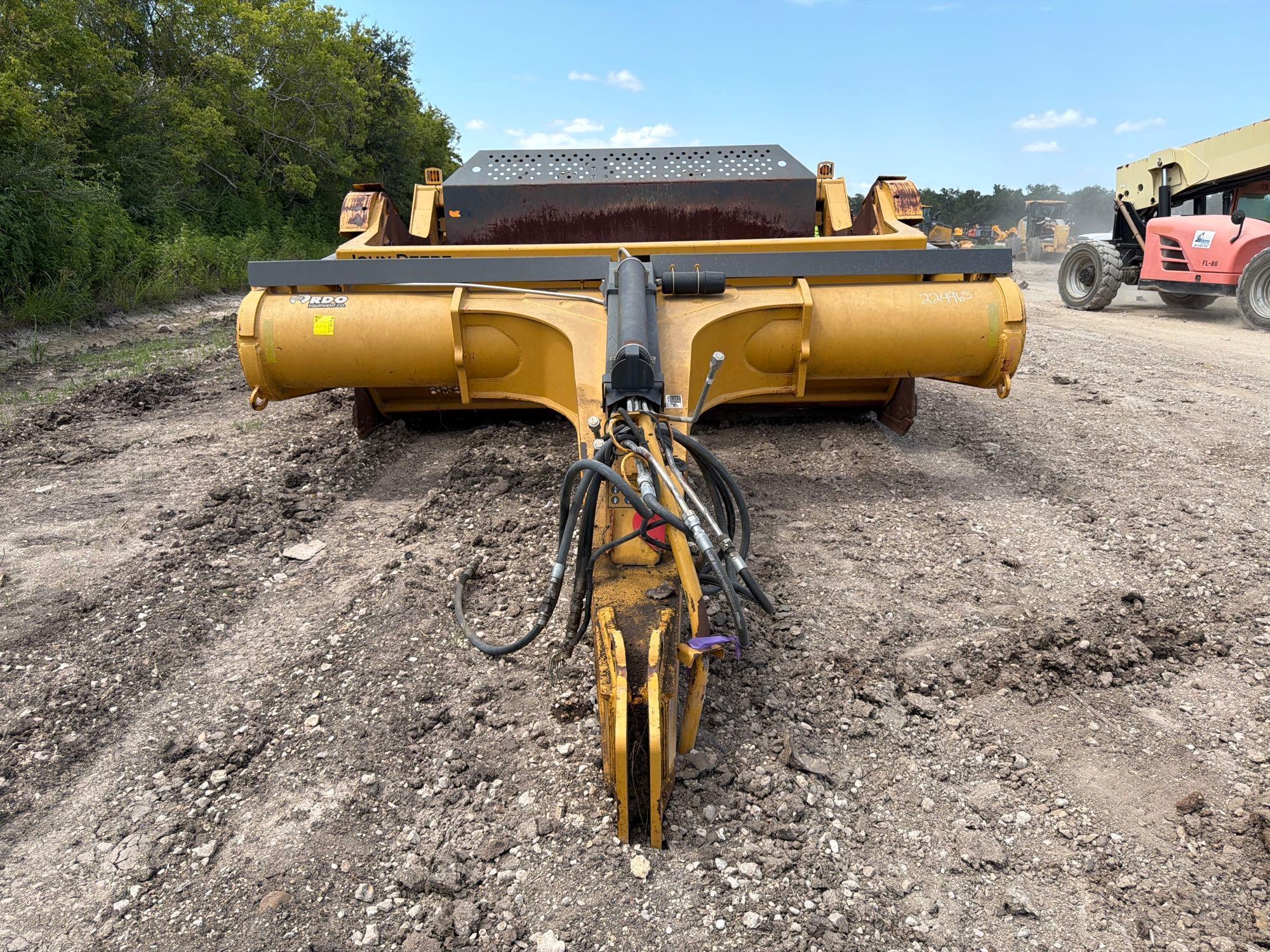 John Deere 2412