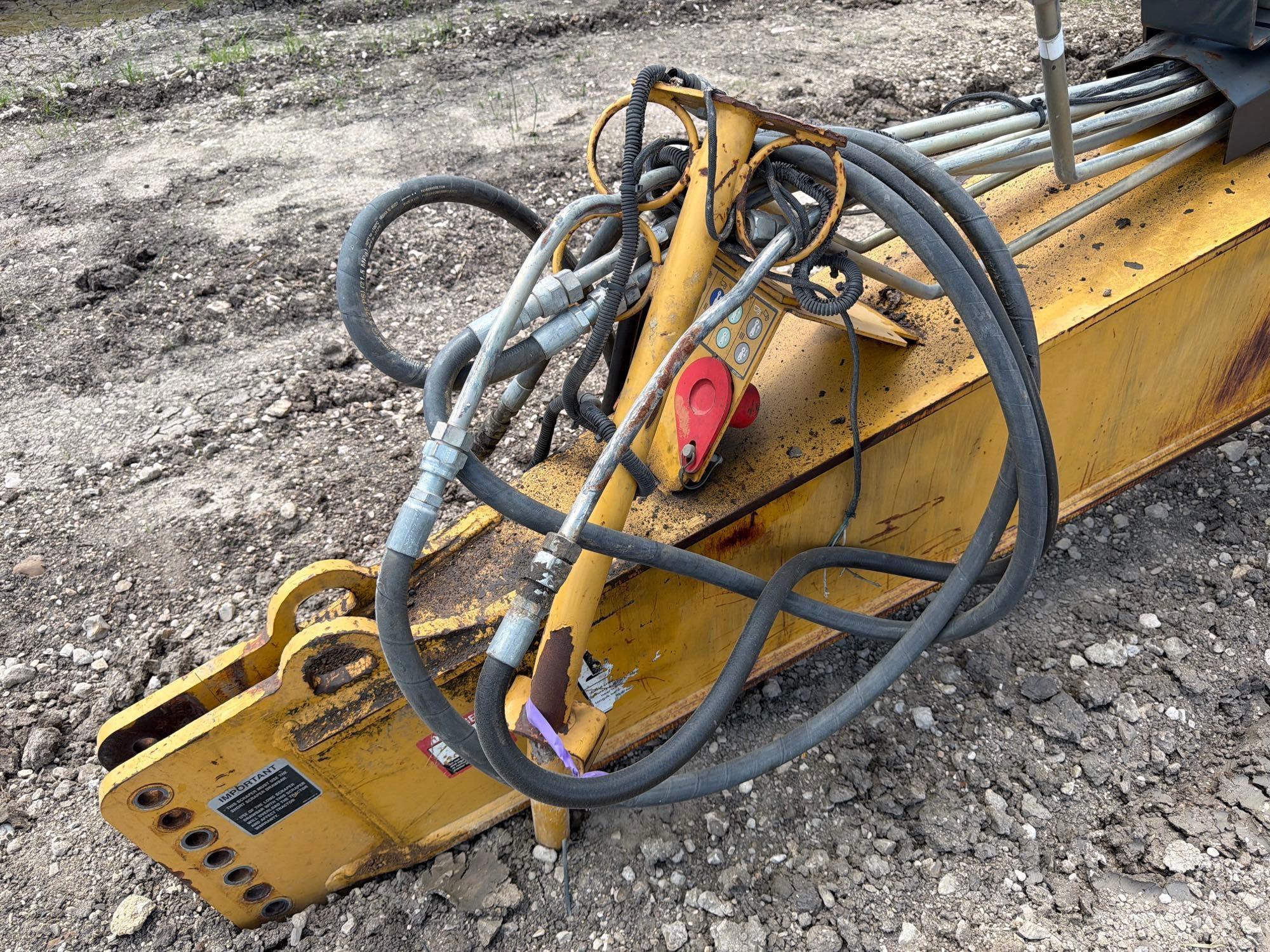 John Deere 2412