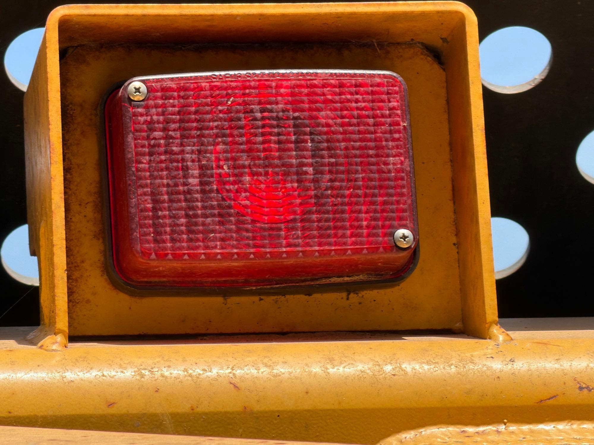 John Deere 2412