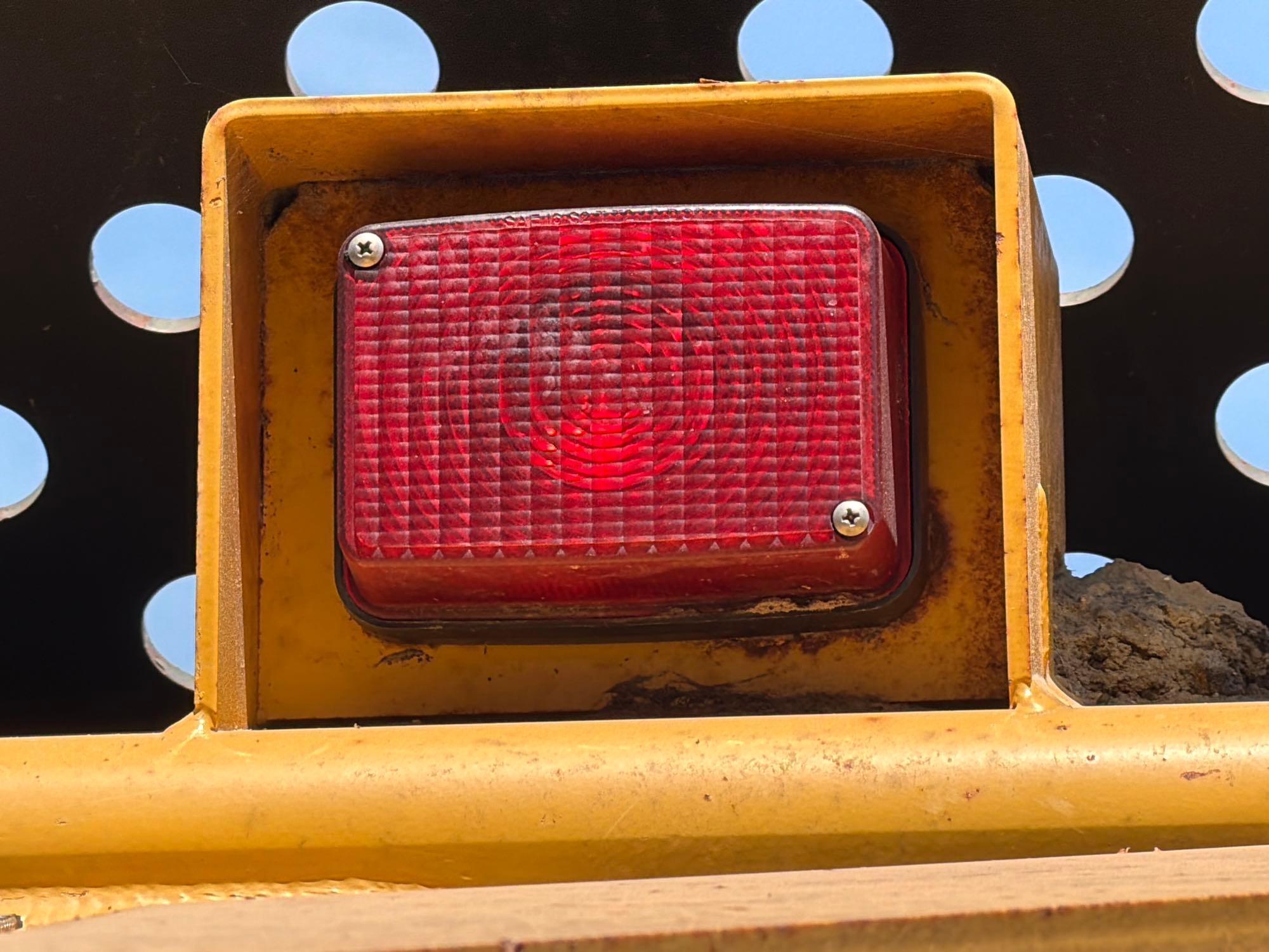John Deere 2412