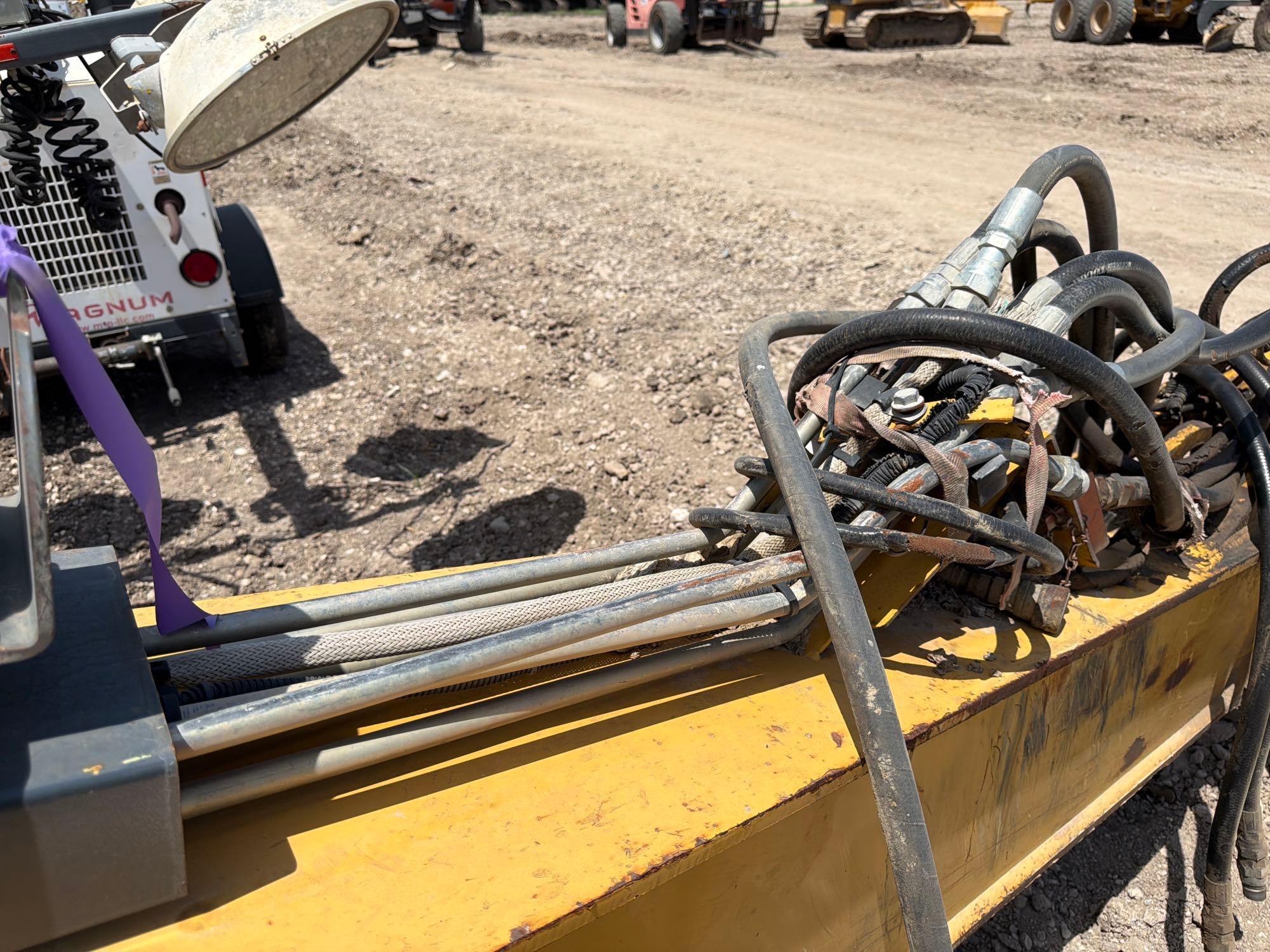 John Deere 2412