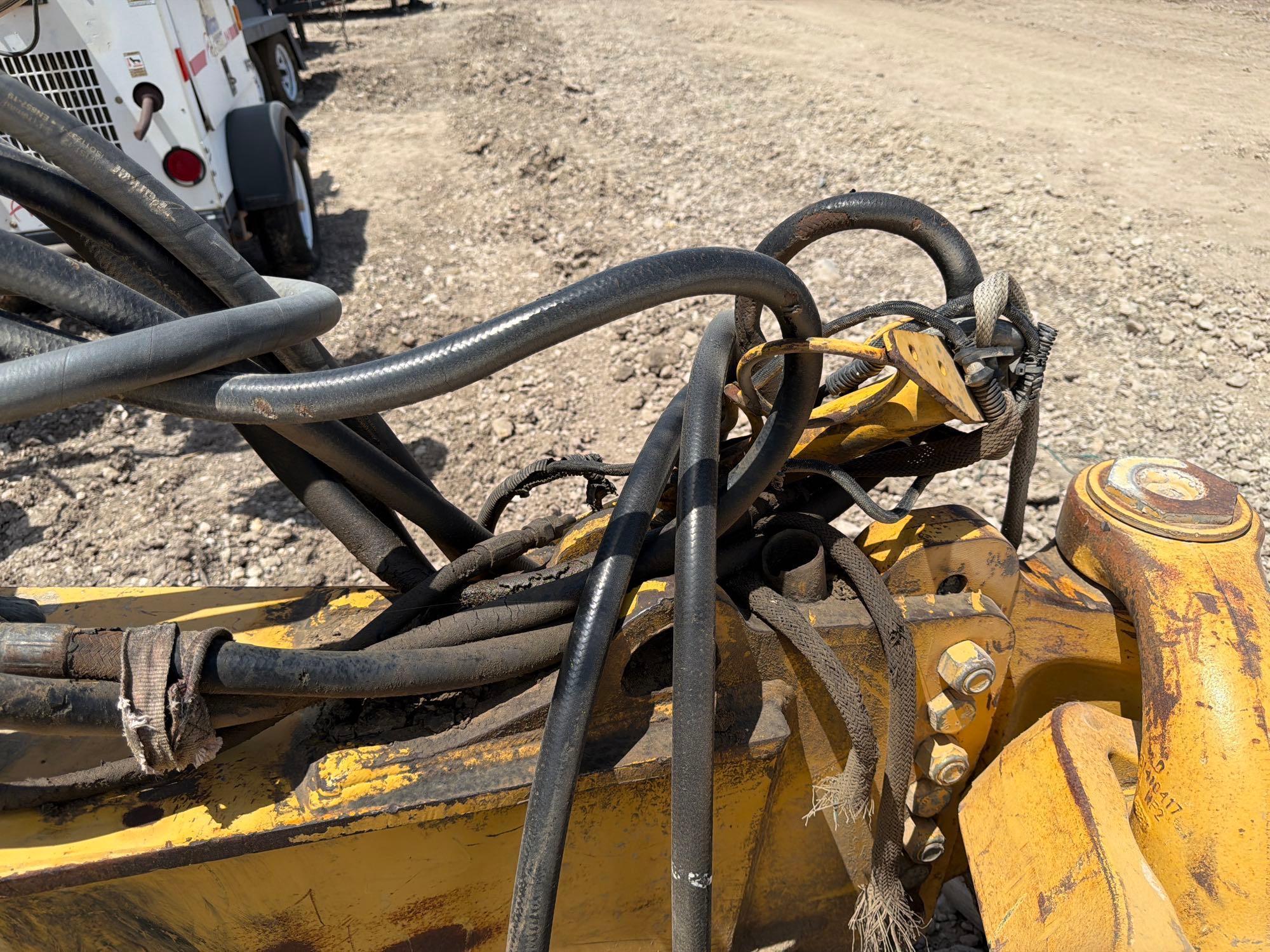 John Deere 2412