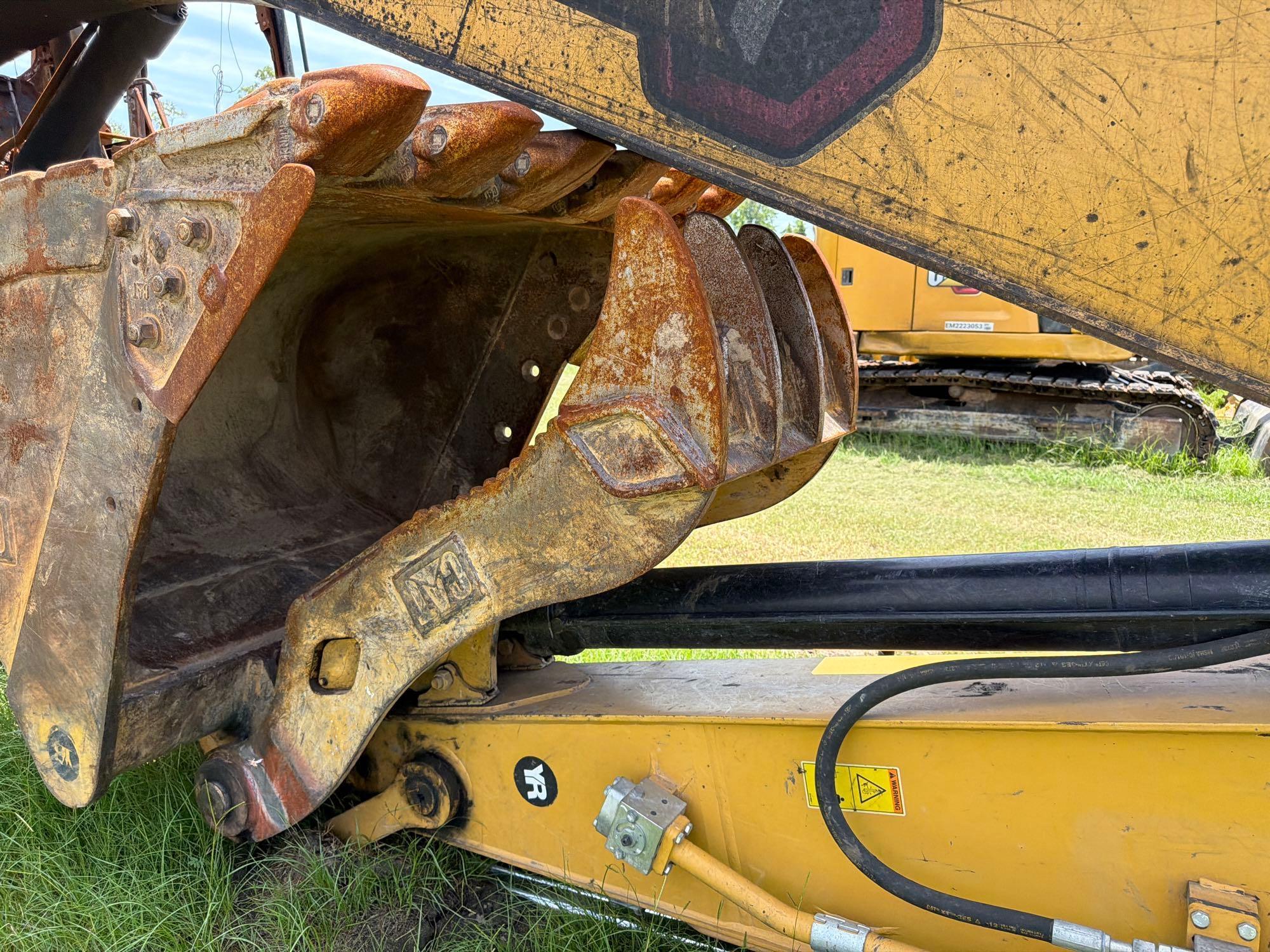2022 Caterpillar 320