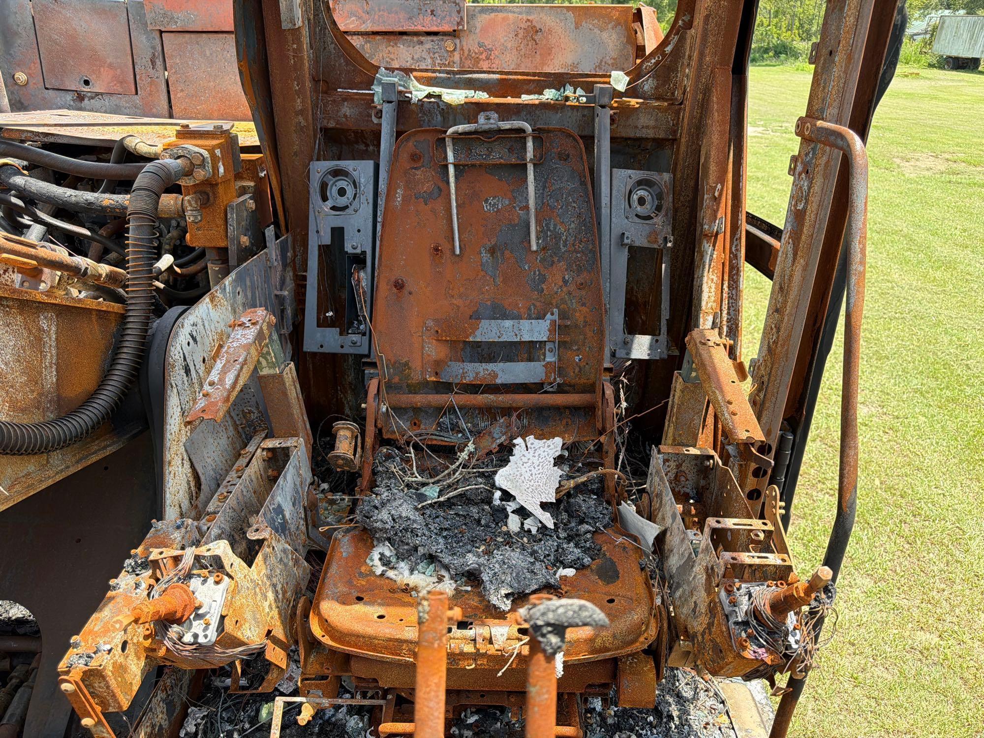 2022 Caterpillar 320